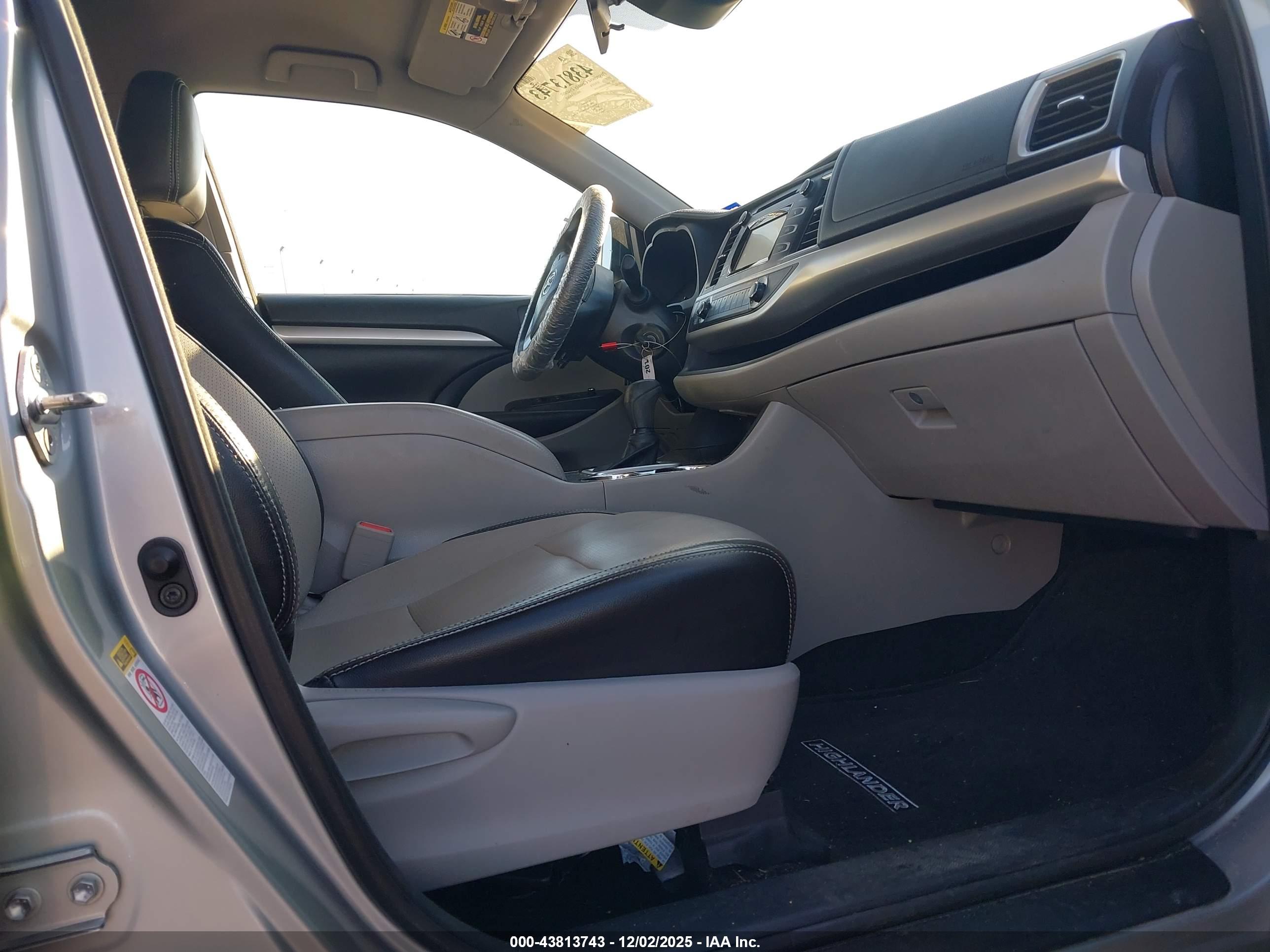 TOYOTA HIGHLANDER image 5