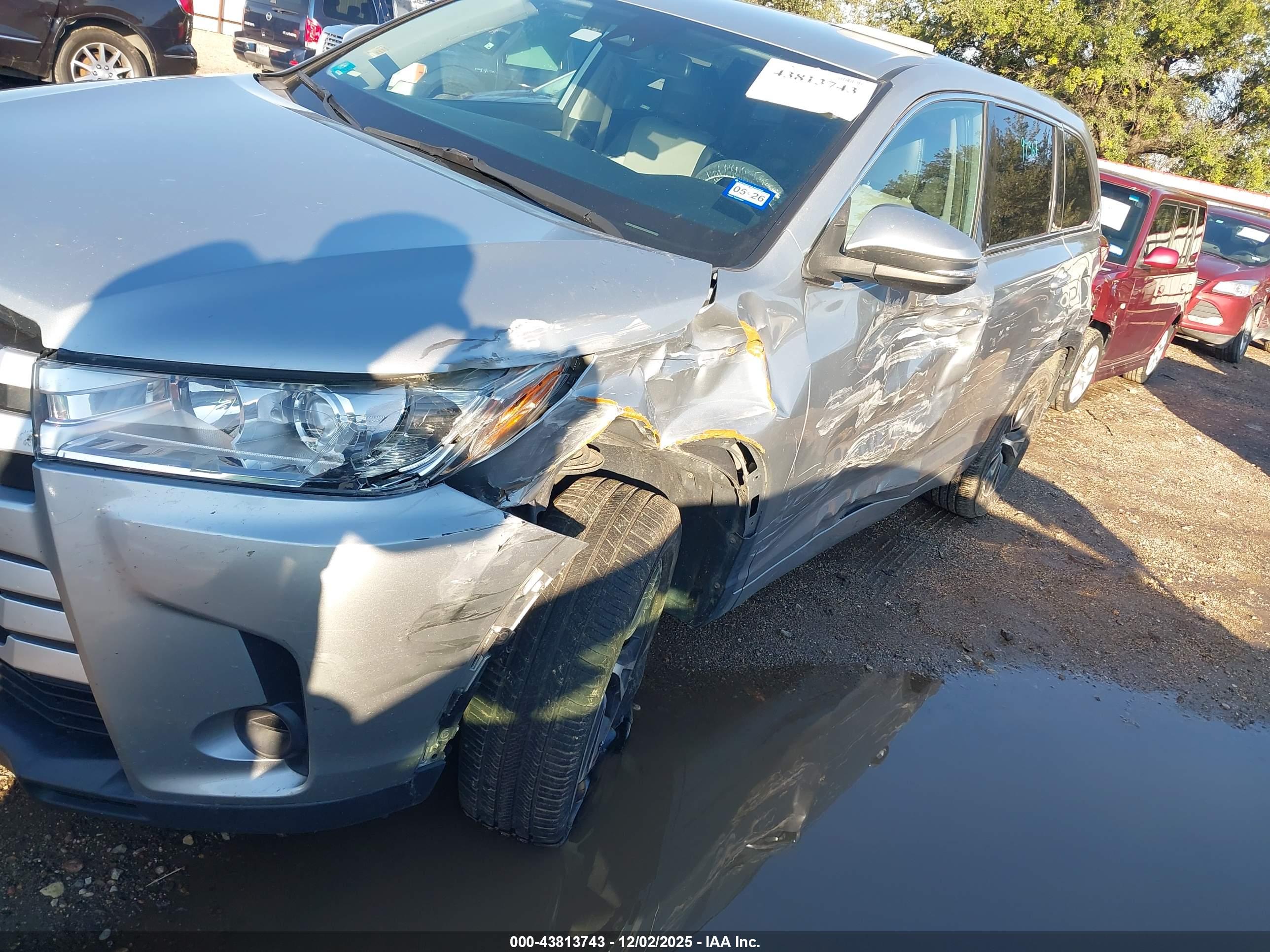 TOYOTA HIGHLANDER image 6