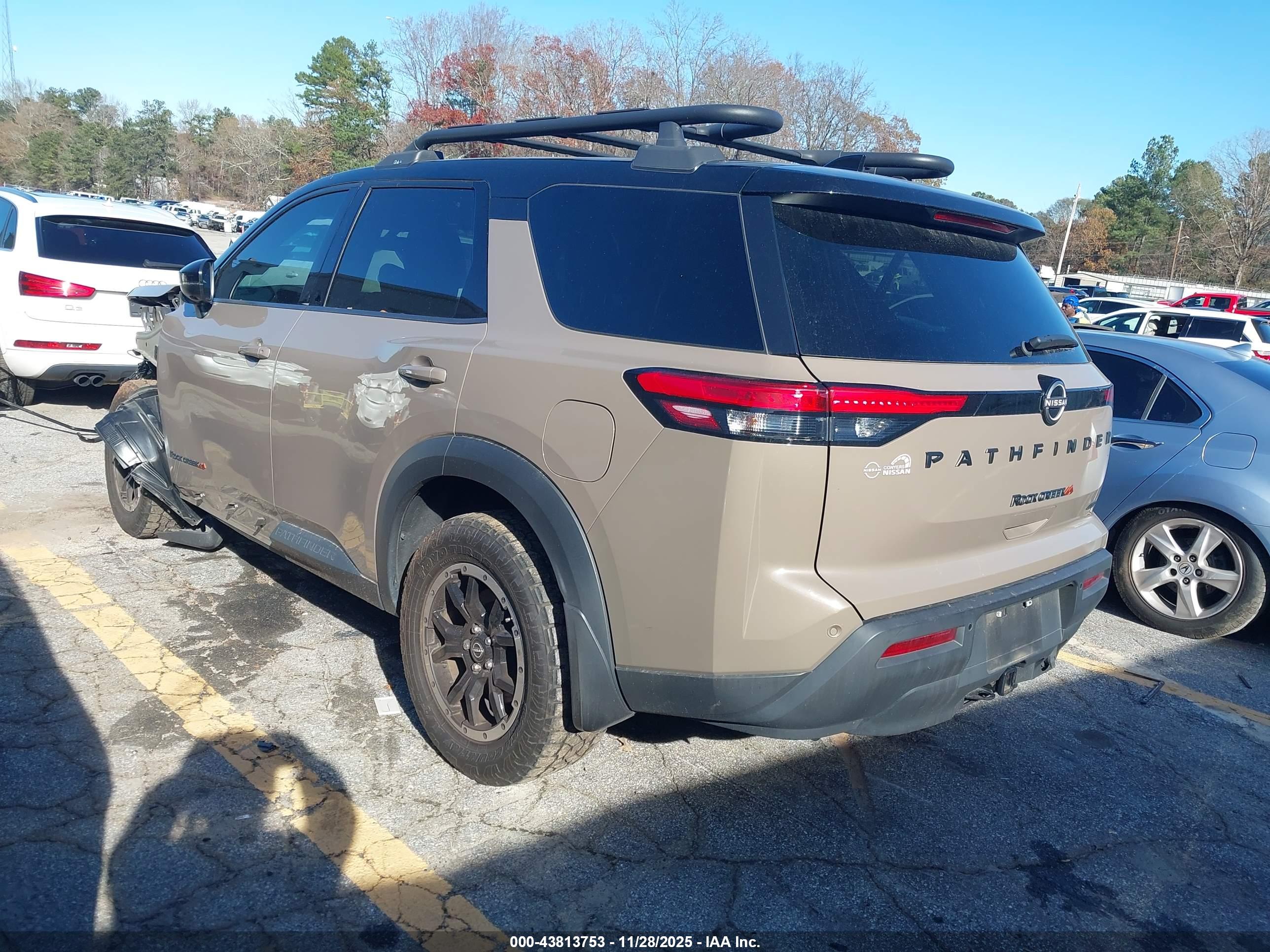 NISSAN PATHFINDER image 3