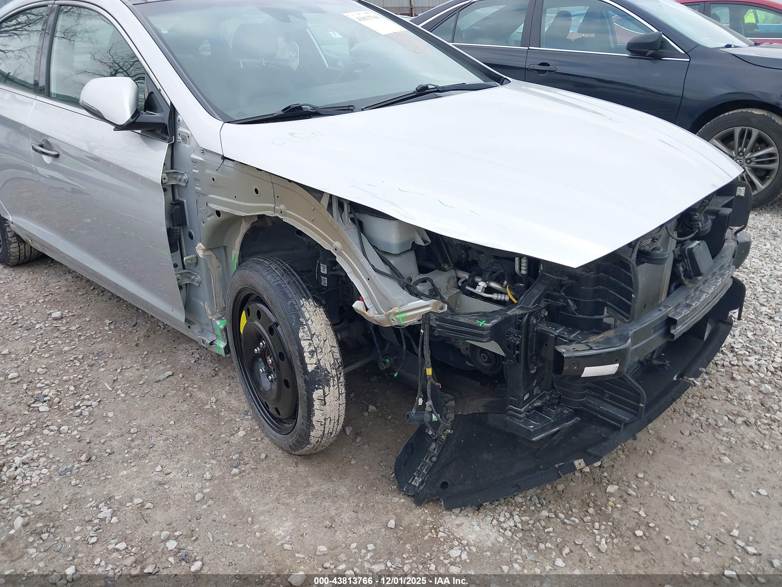 HYUNDAI SONATA image 6