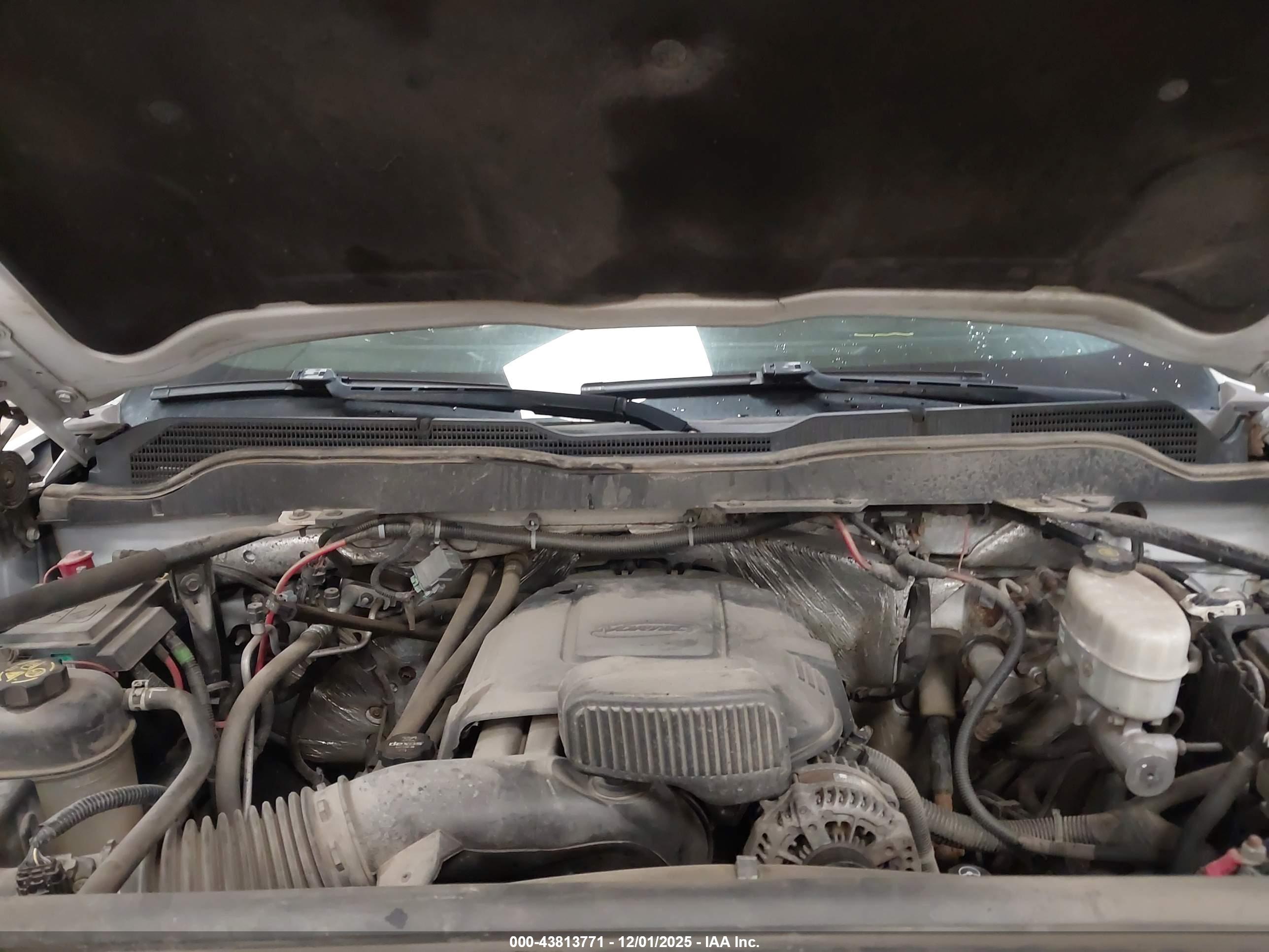 CHEVROLET SILVERADO image 10