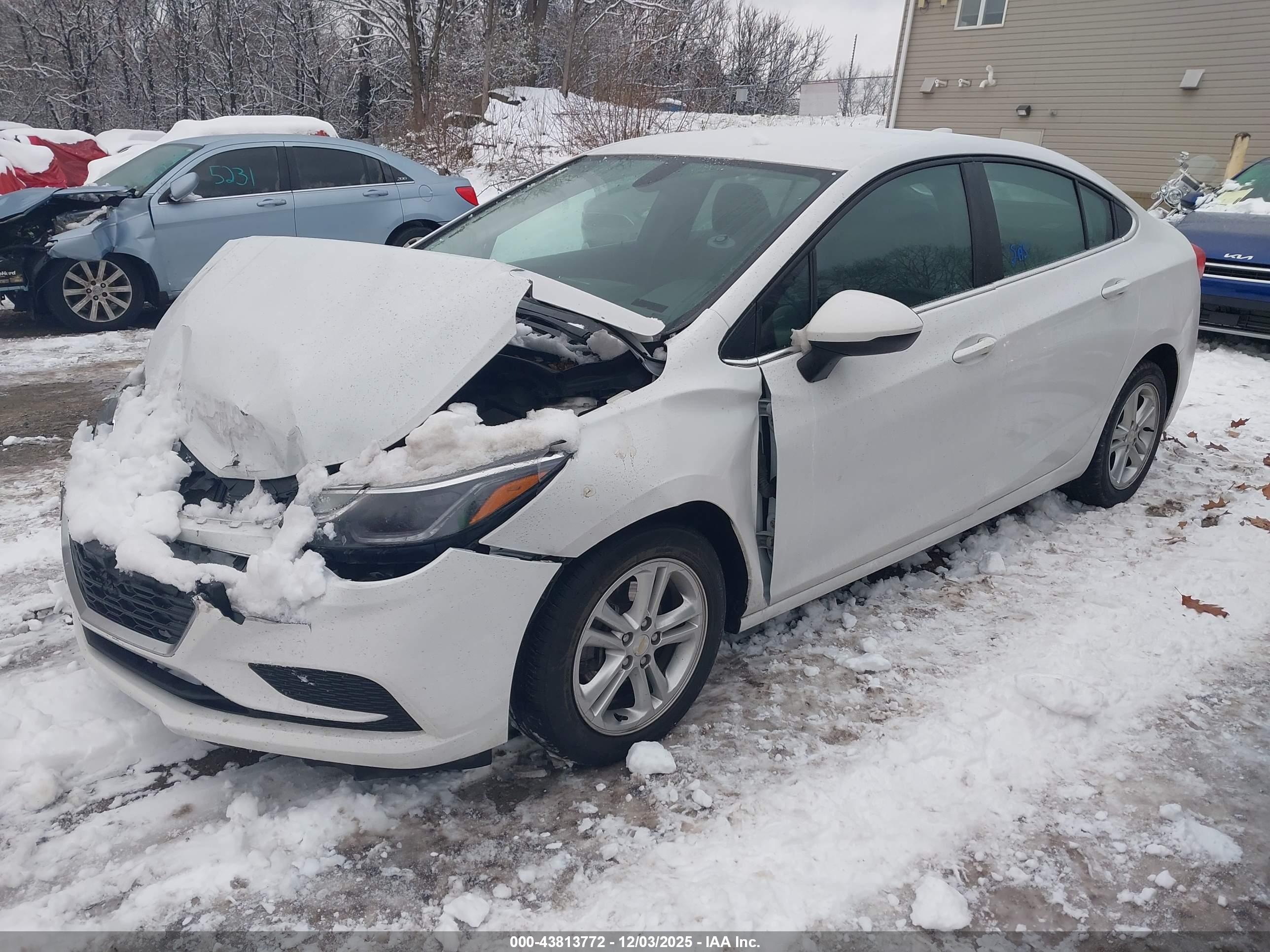 CHEVROLET CRUZE image 2