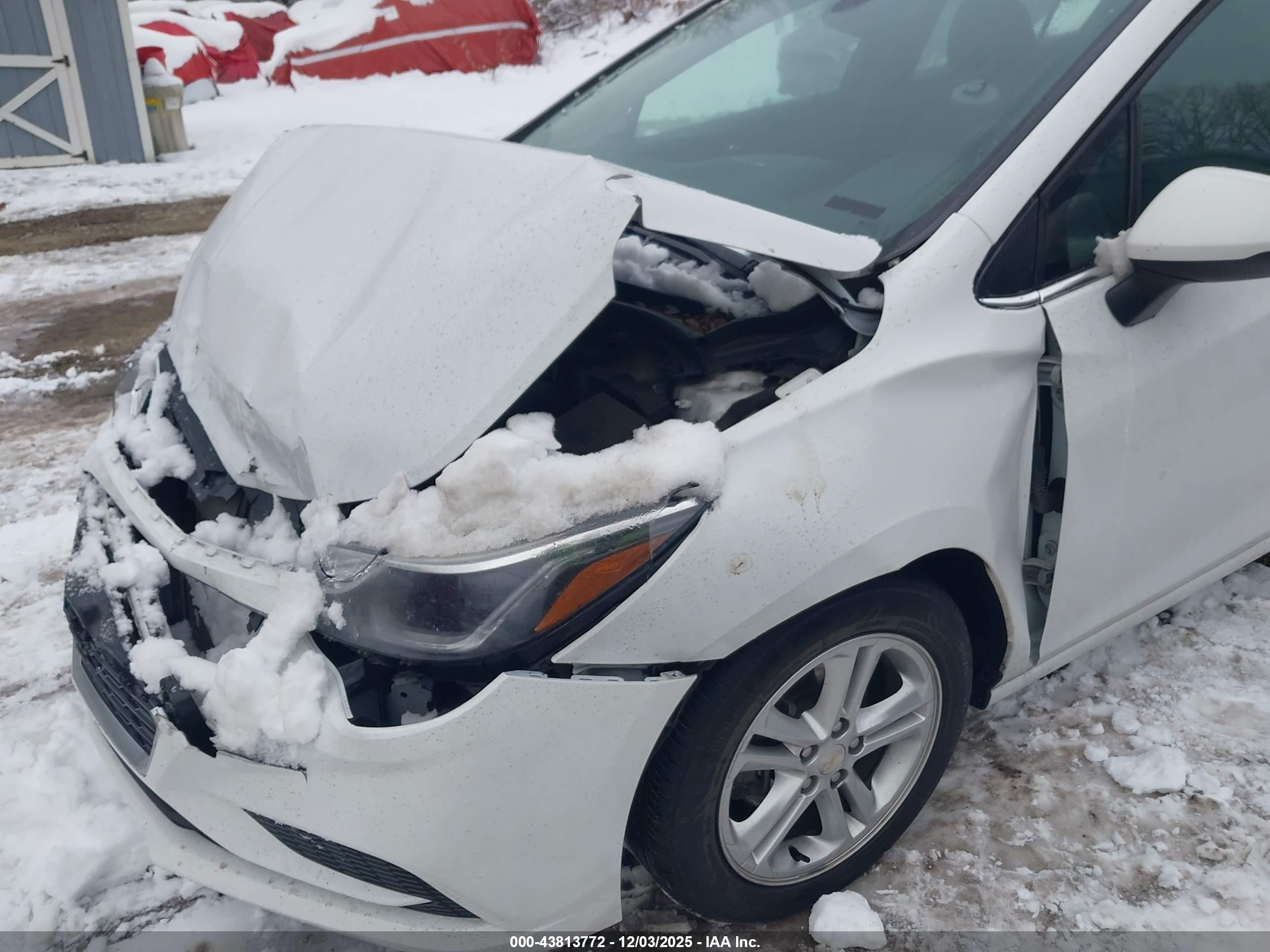 CHEVROLET CRUZE image 6