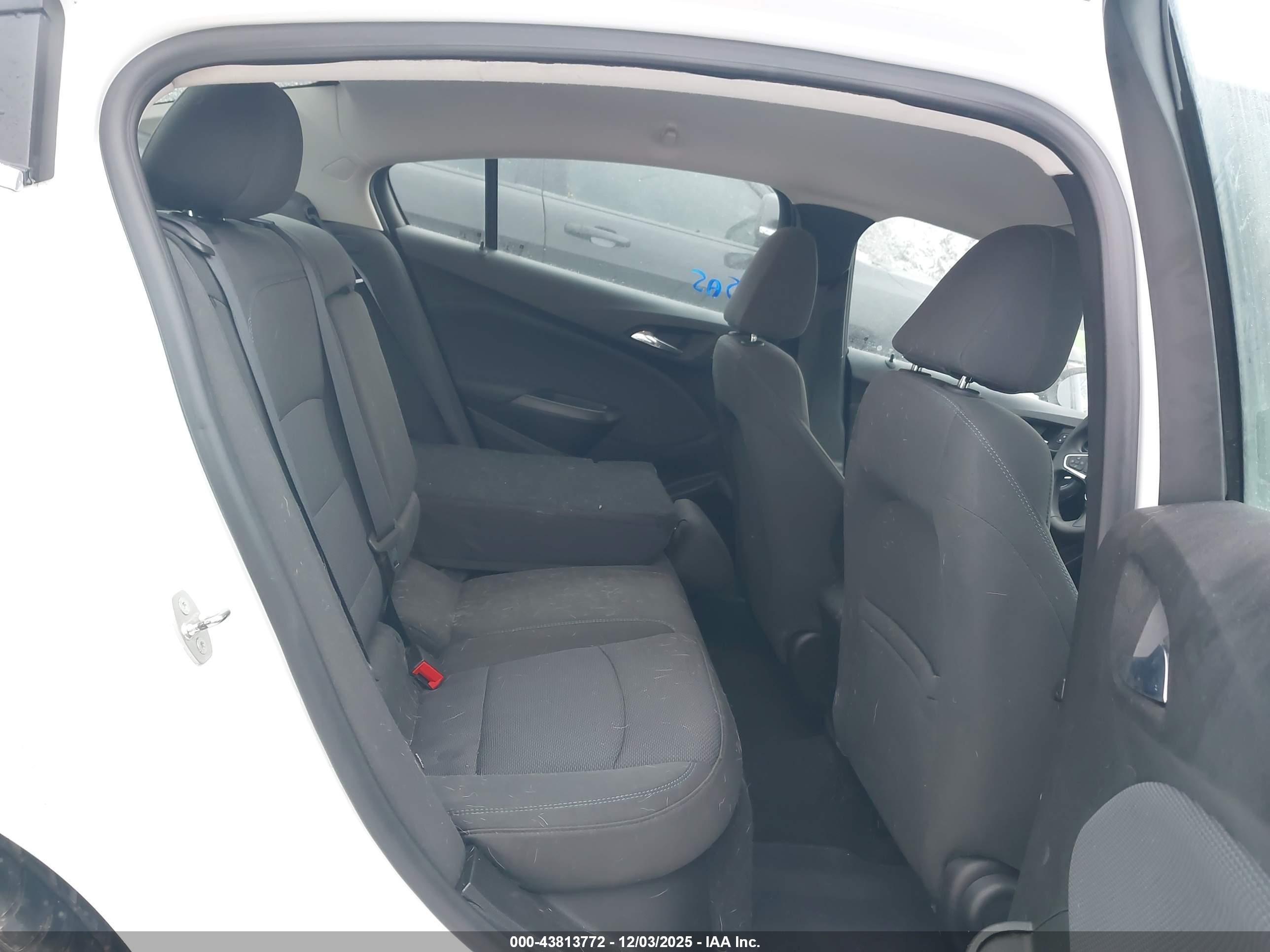 CHEVROLET CRUZE image 8