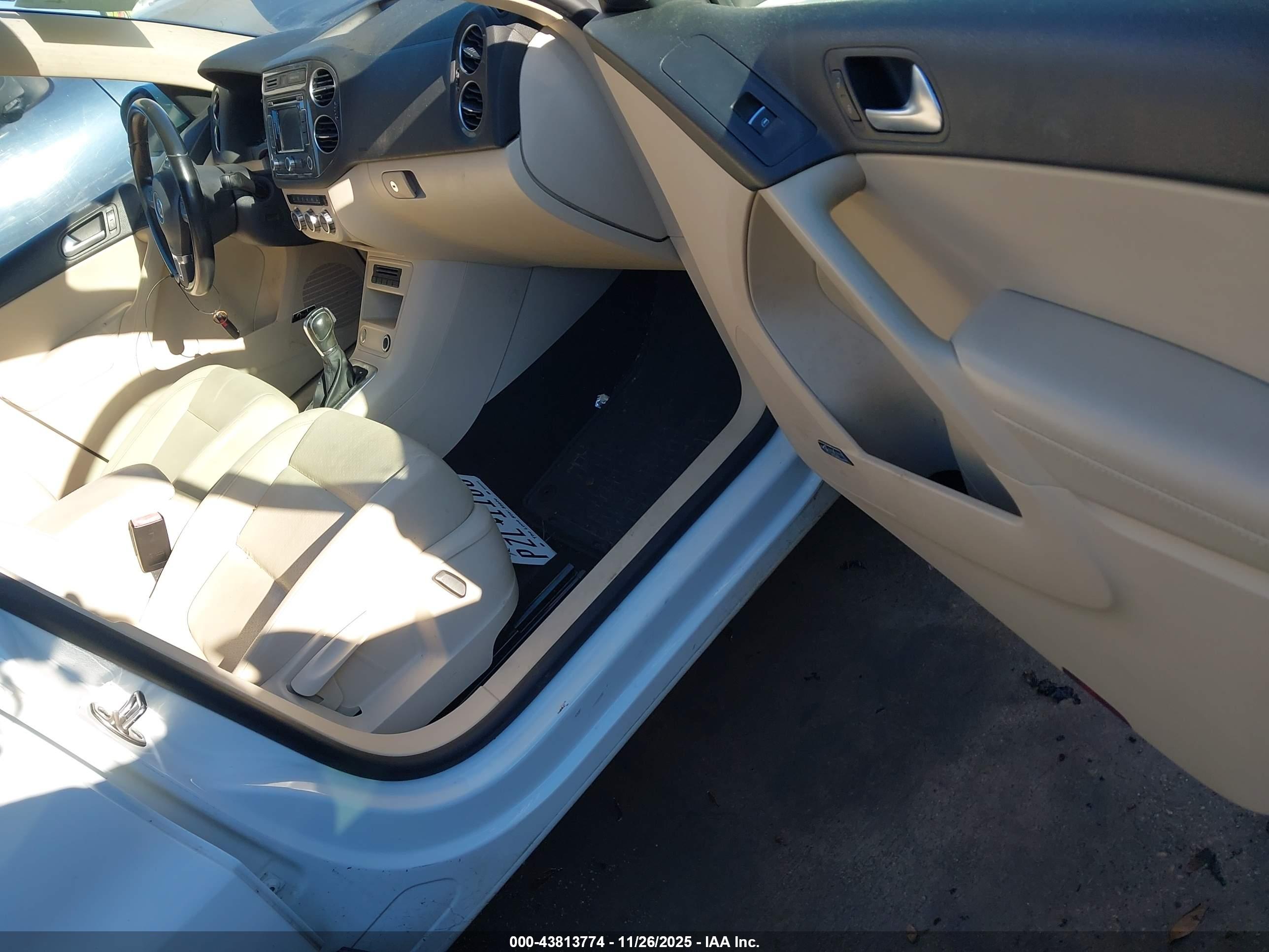VOLKSWAGEN TIGUAN image 5