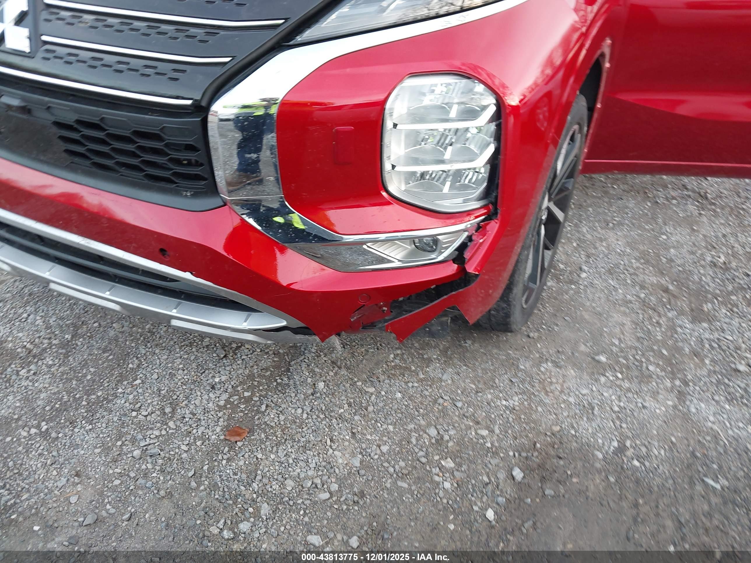 MITSUBISHI OUTLANDER image 6