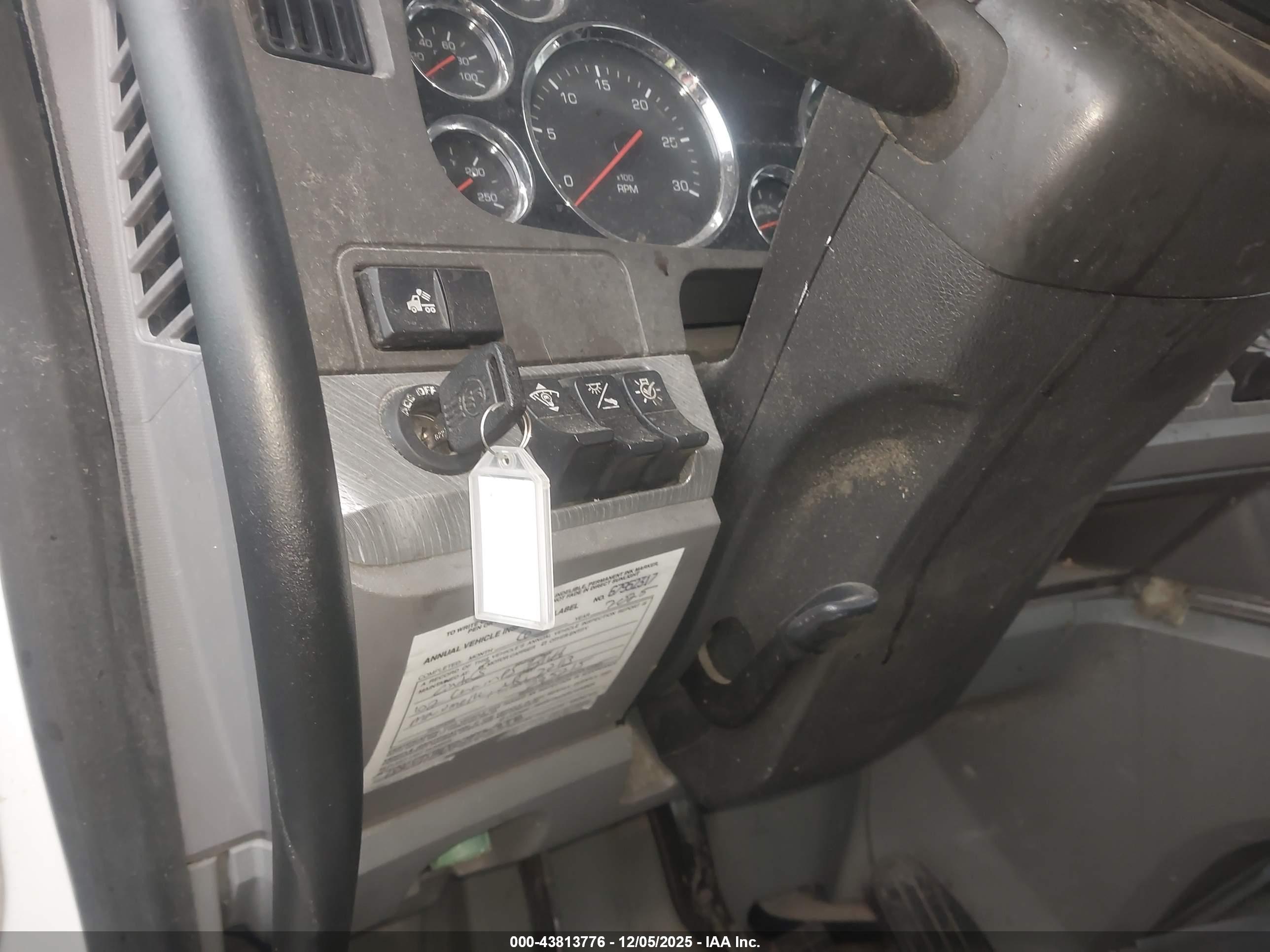 KENWORTH T680 image 11