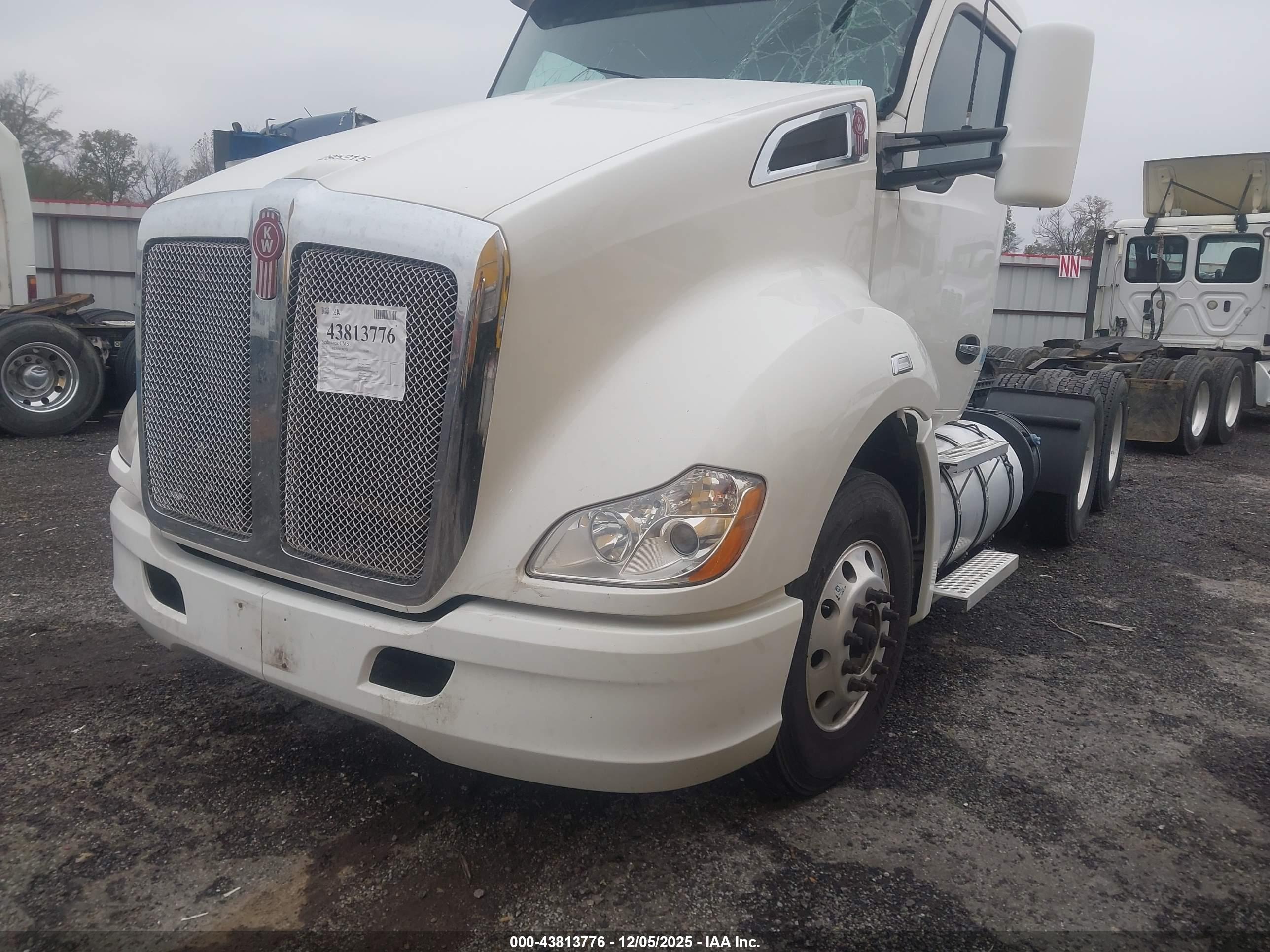 KENWORTH T680 image 2