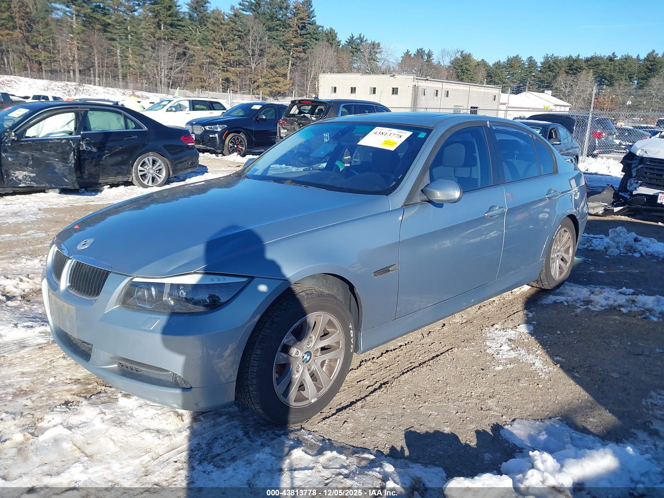 BMW 328XI image 2
