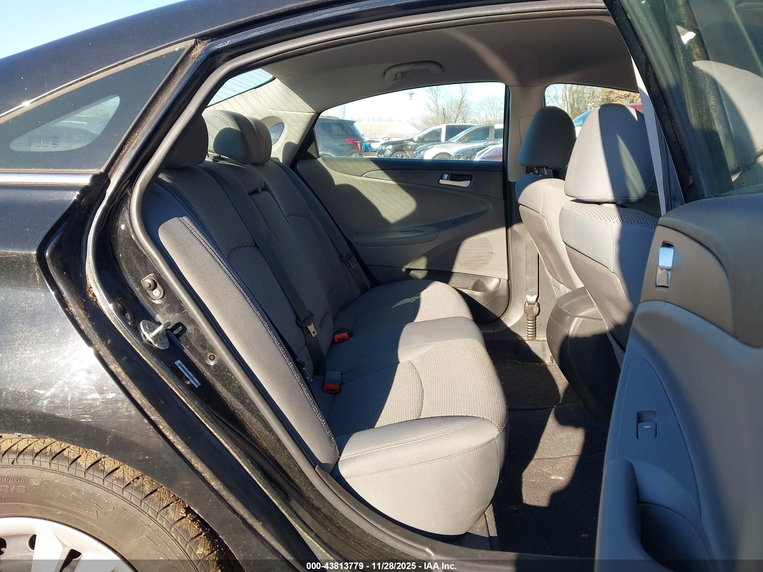 HYUNDAI SONATA image 8