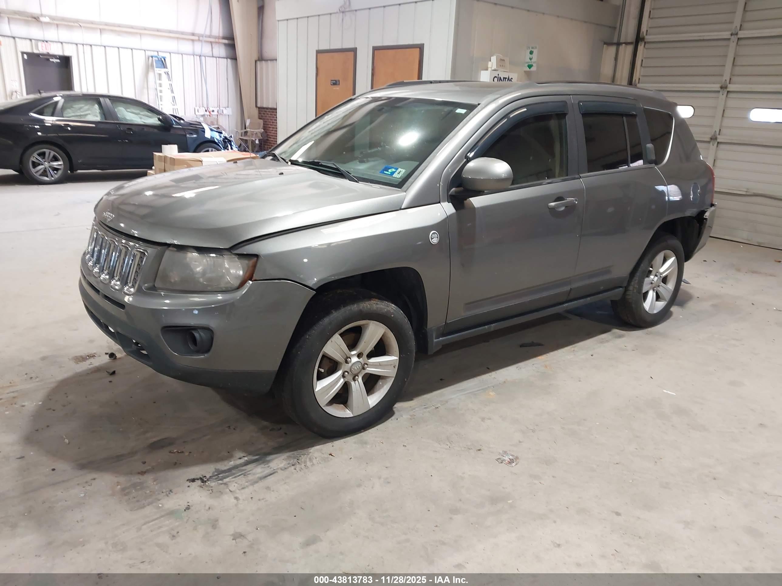 JEEP COMPASS image 2