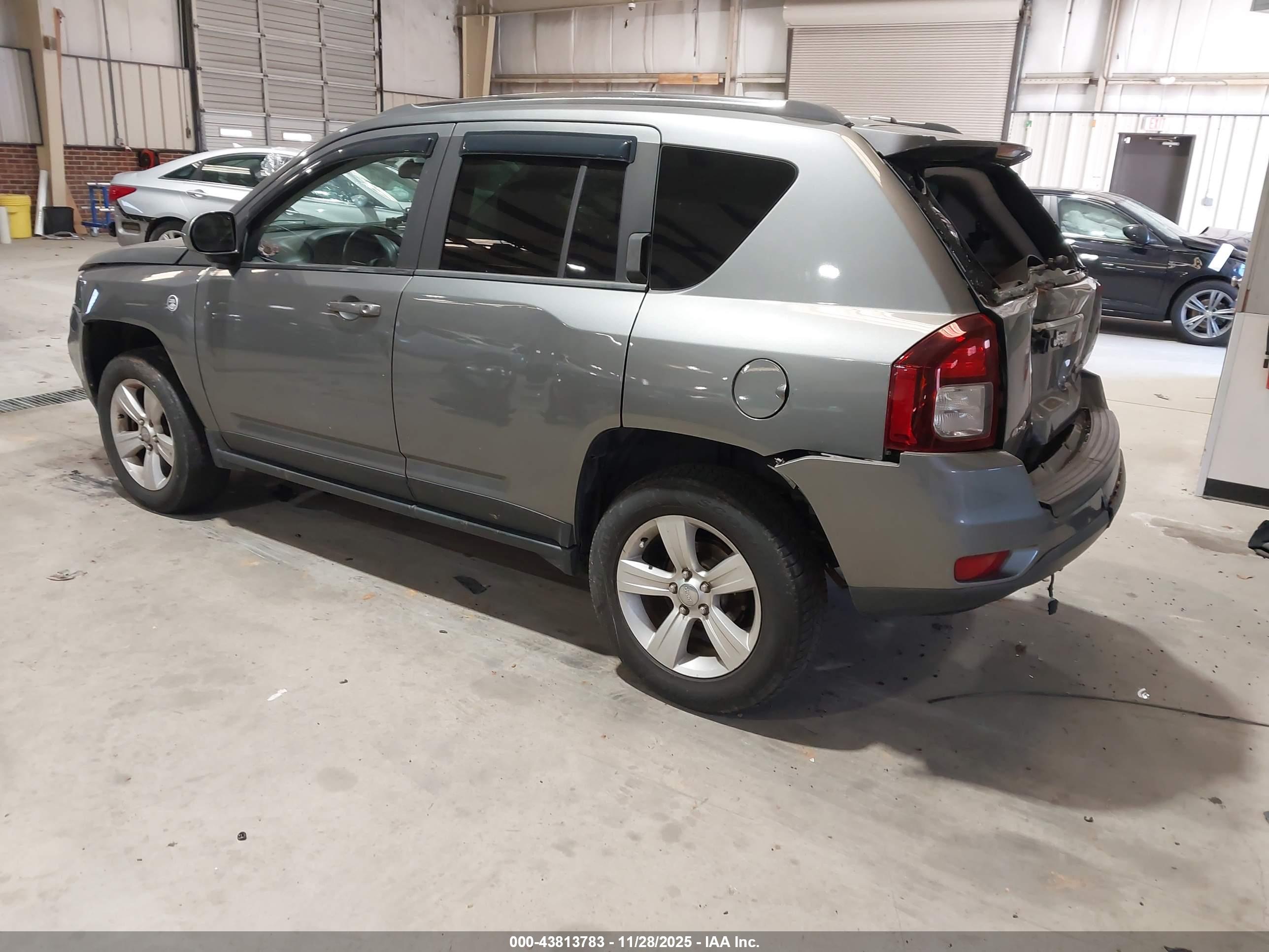 JEEP COMPASS image 3