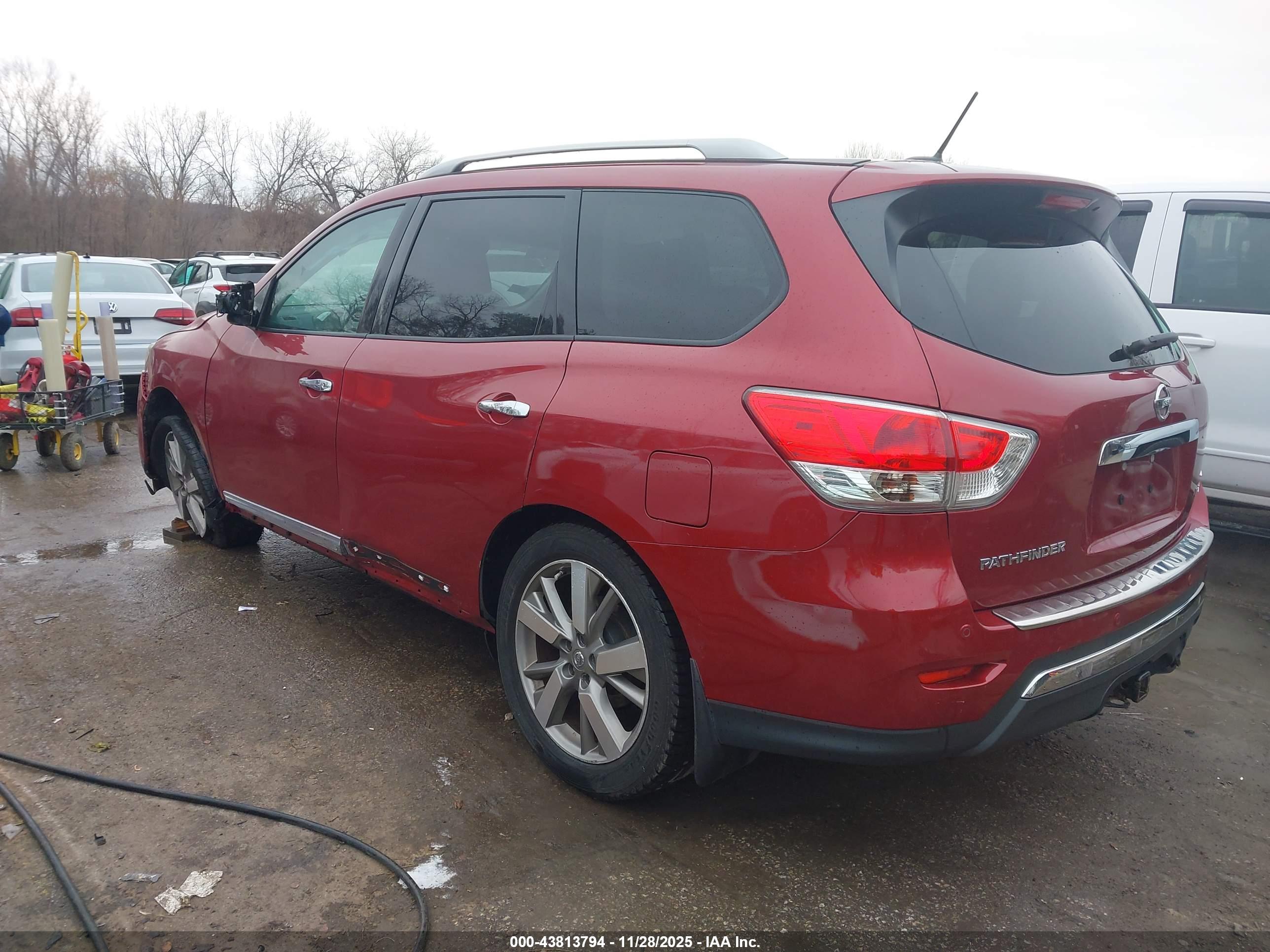 NISSAN PATHFINDER image 3