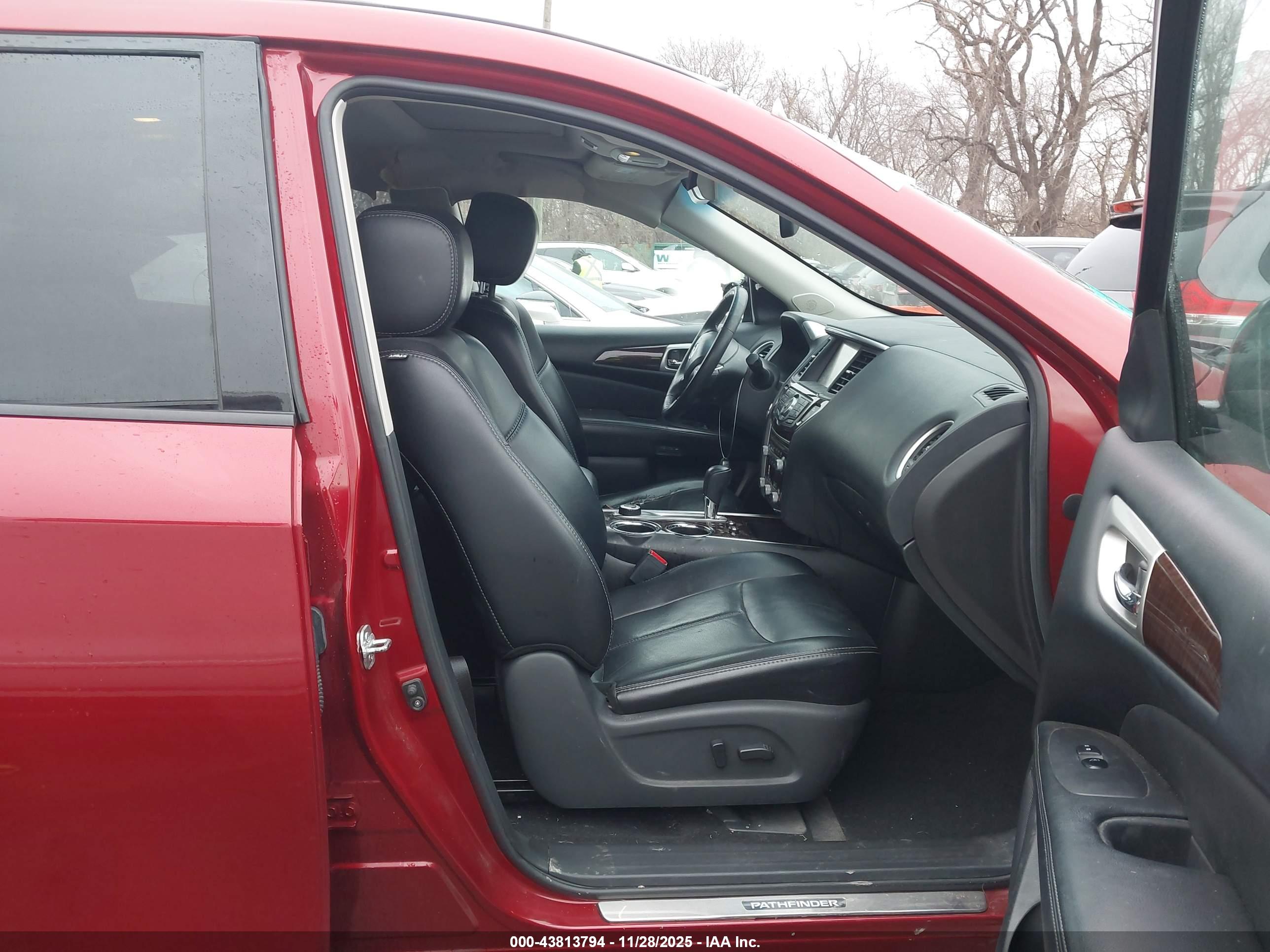 NISSAN PATHFINDER image 5