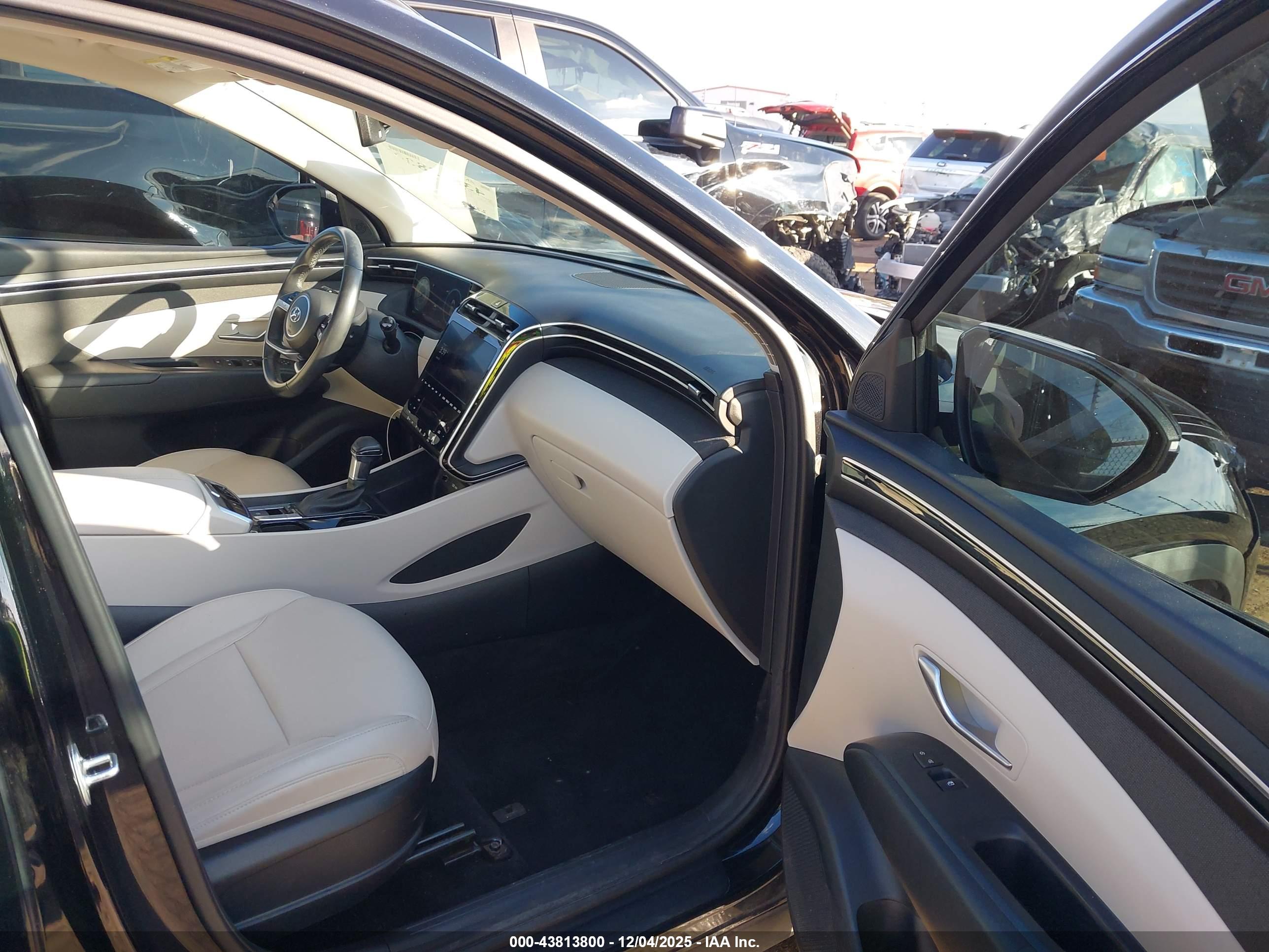 HYUNDAI TUCSON image 5
