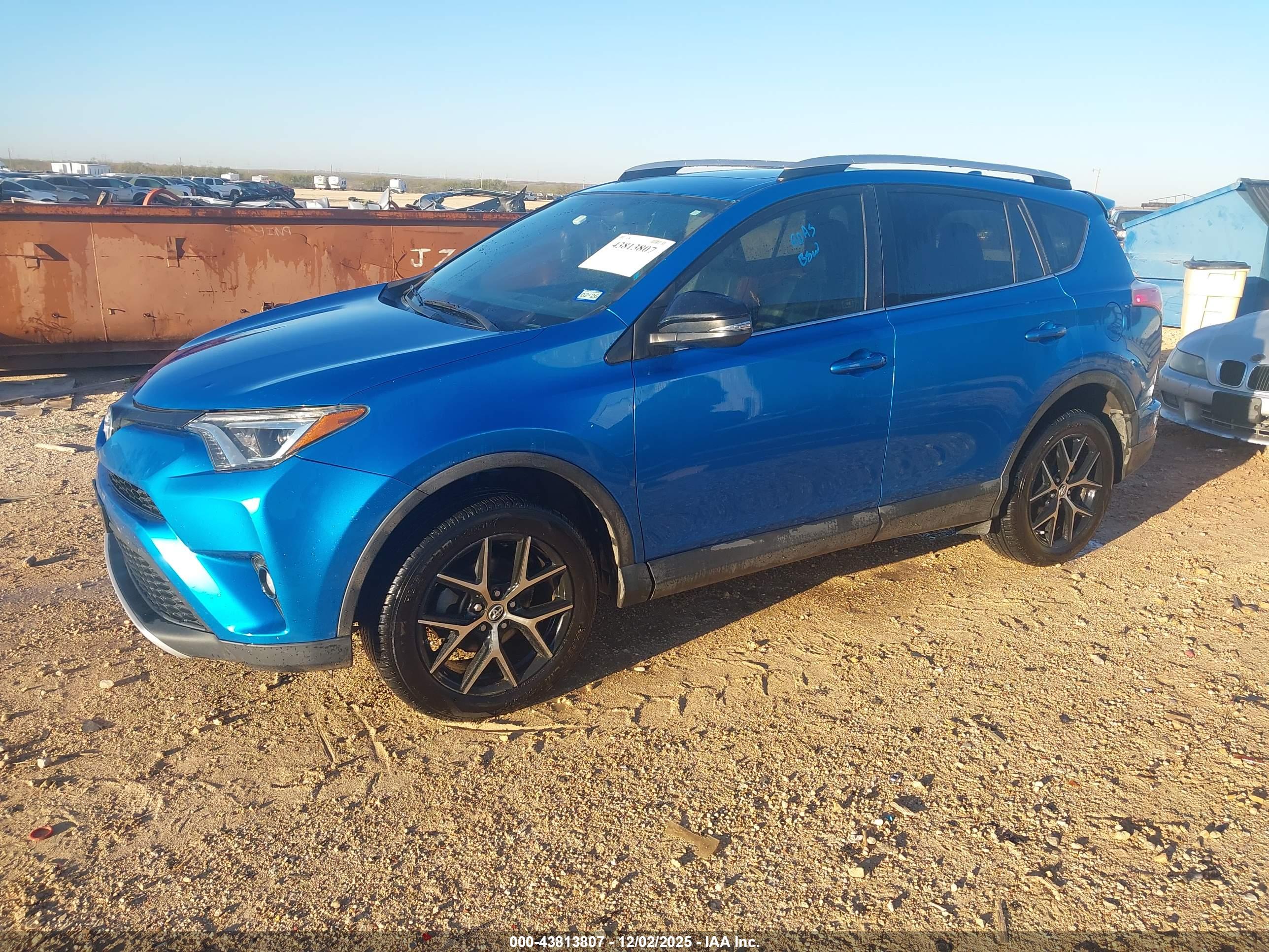 TOYOTA RAV4 image 2