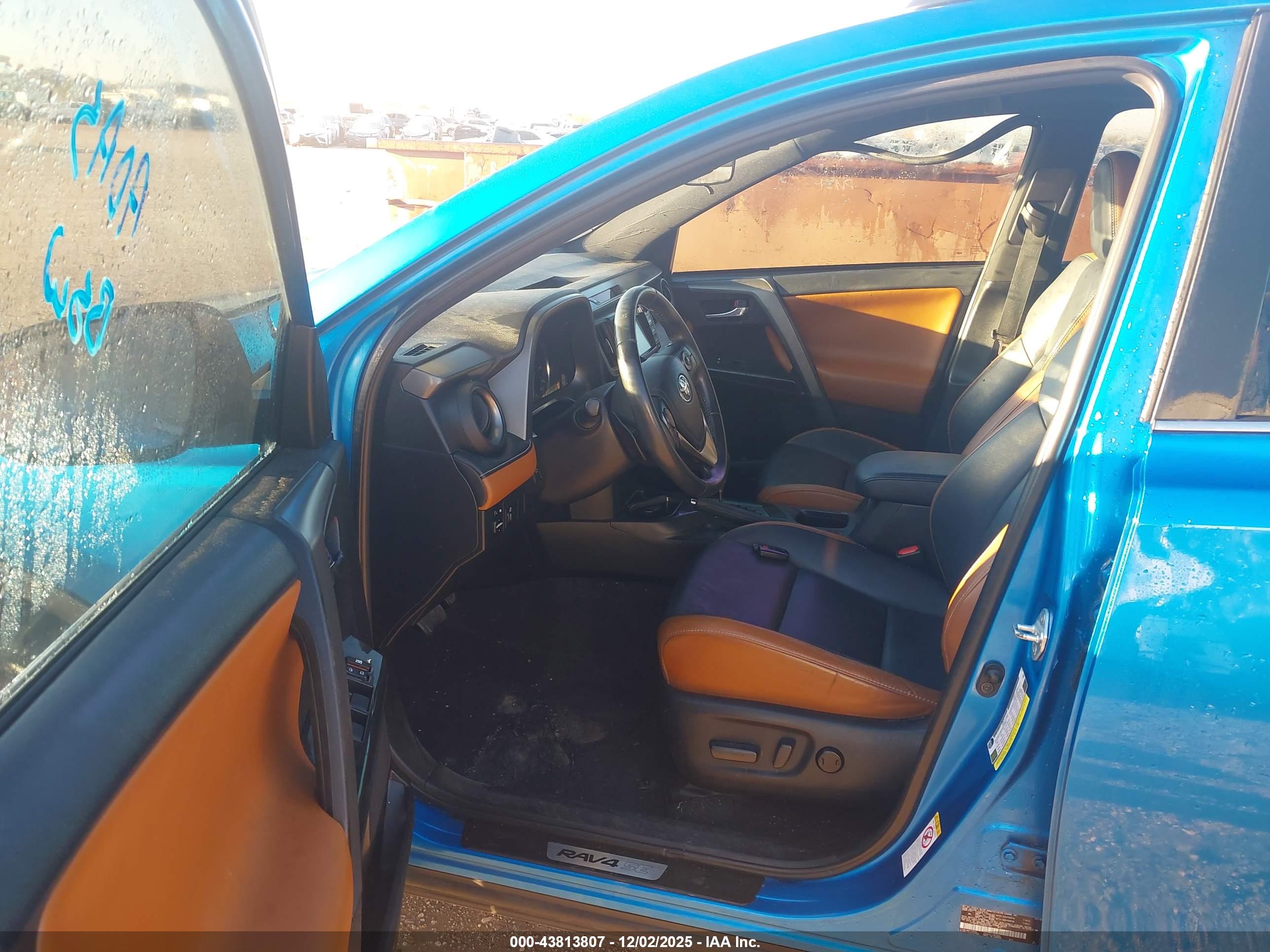 TOYOTA RAV4 image 5
