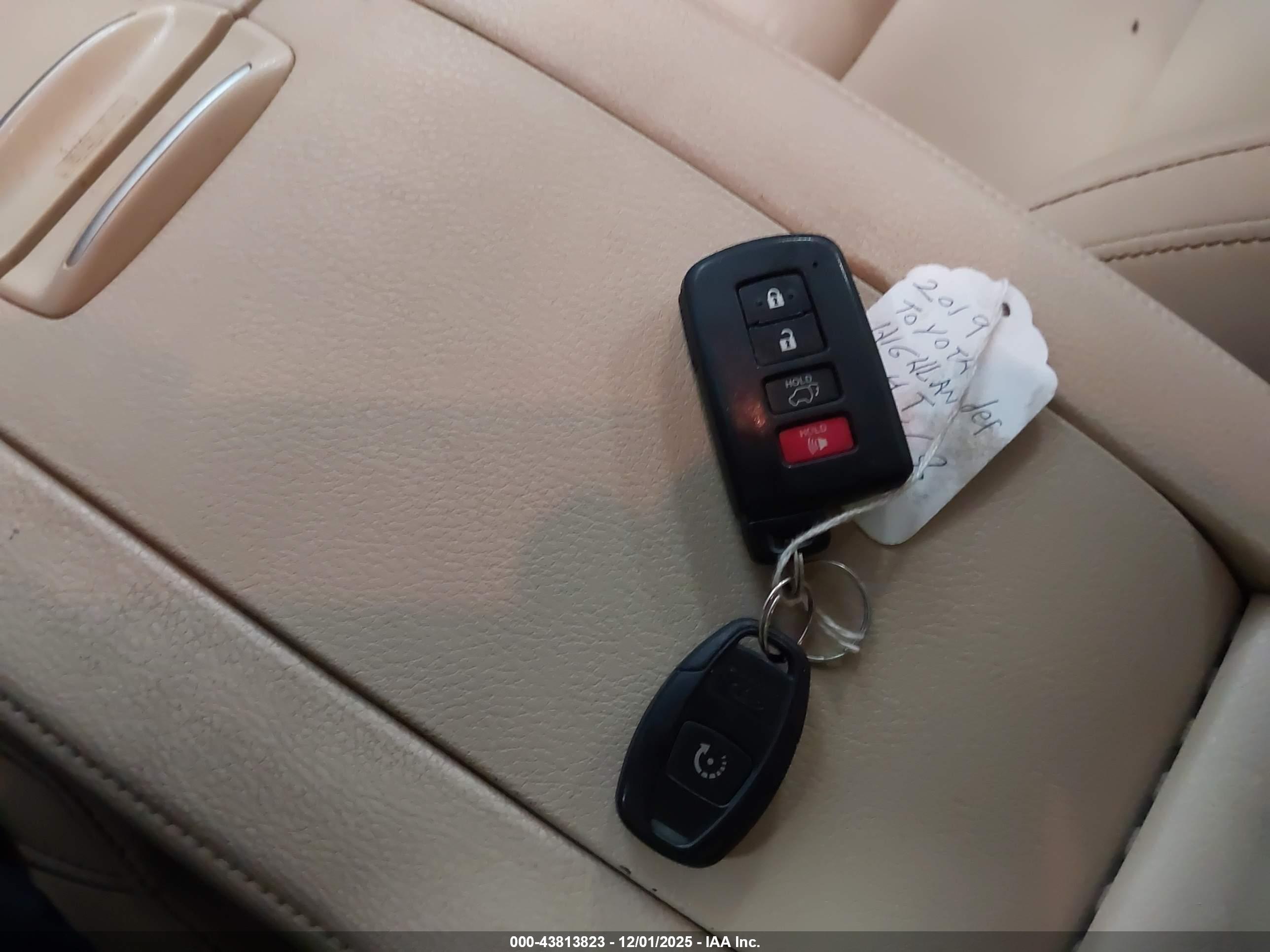 TOYOTA HIGHLANDER image 11