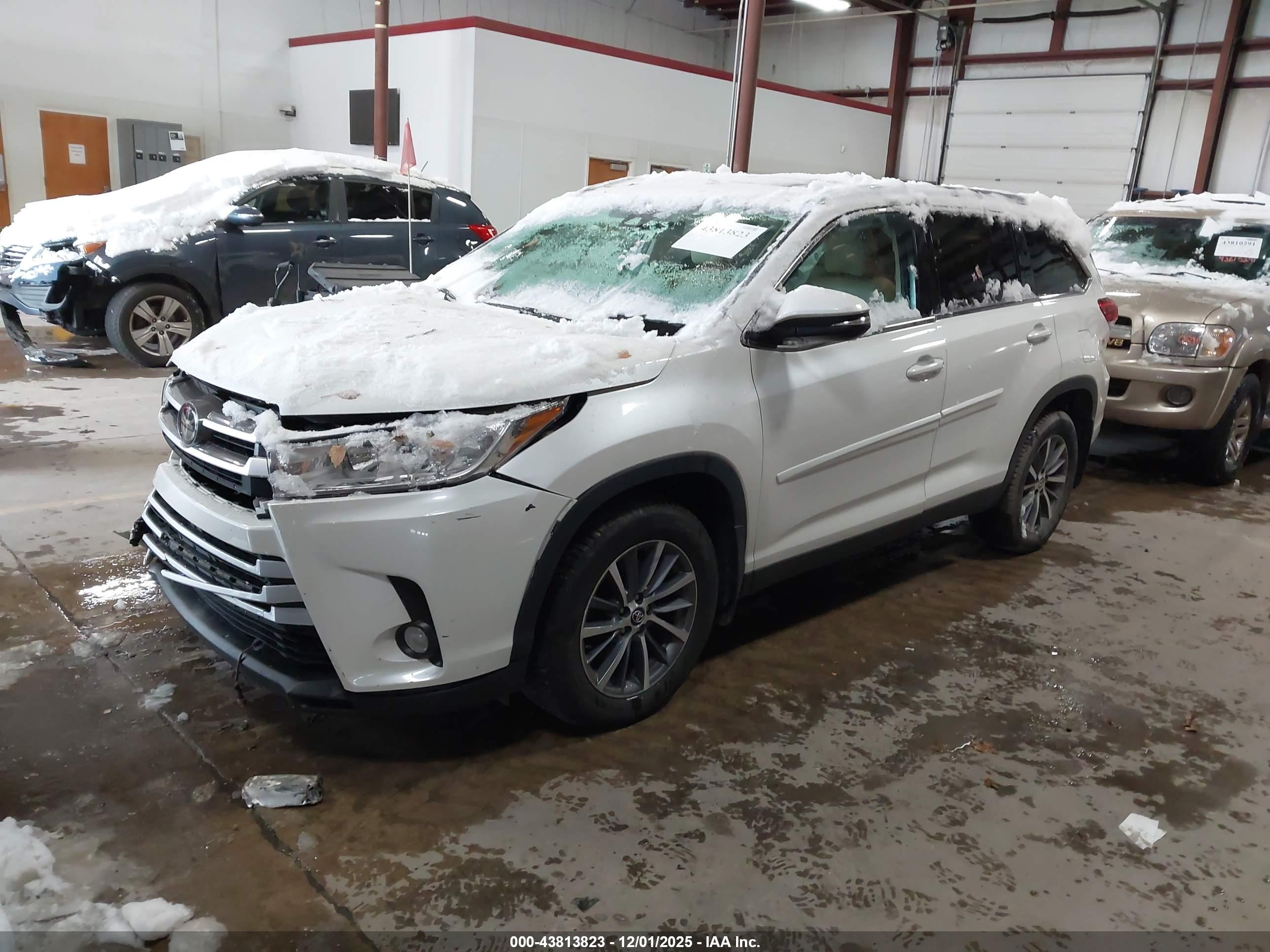 TOYOTA HIGHLANDER image 2
