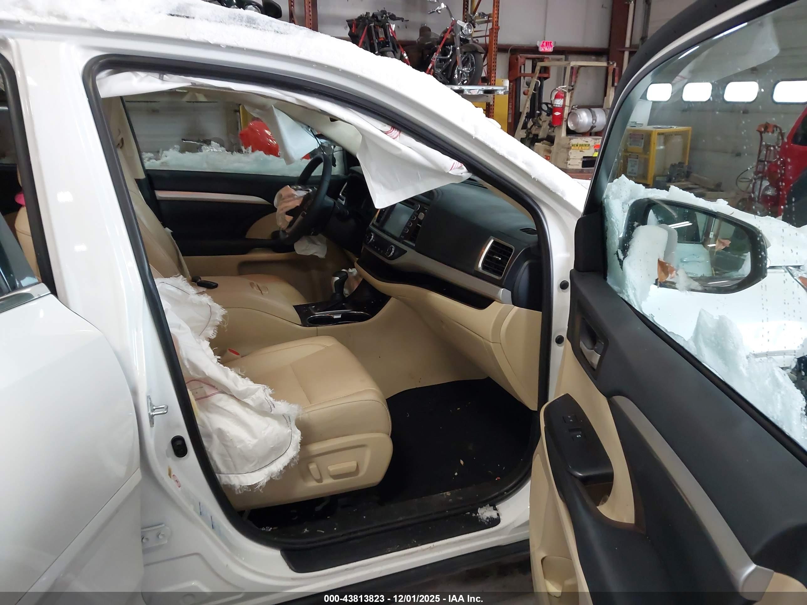 TOYOTA HIGHLANDER image 5