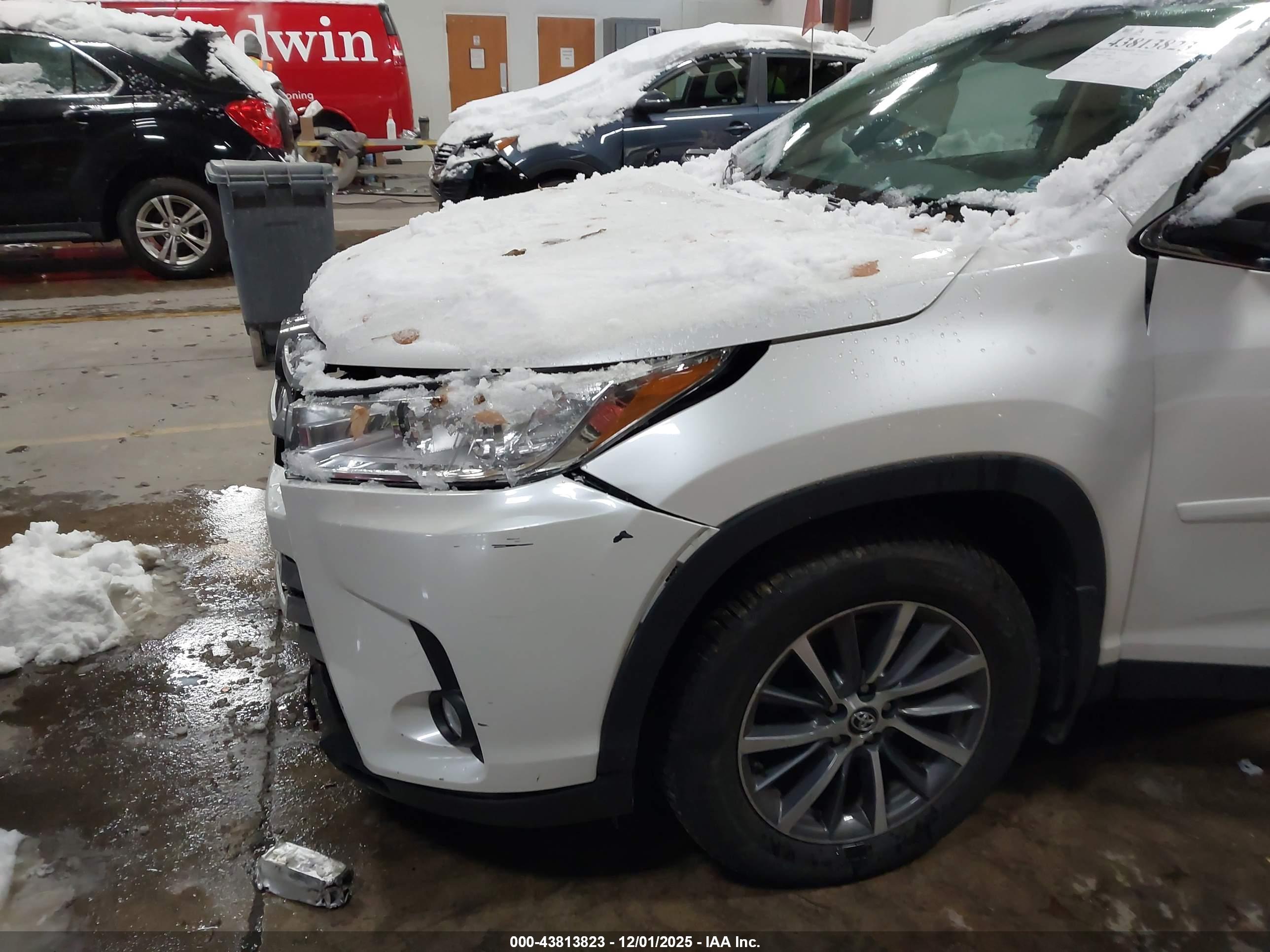 TOYOTA HIGHLANDER image 6