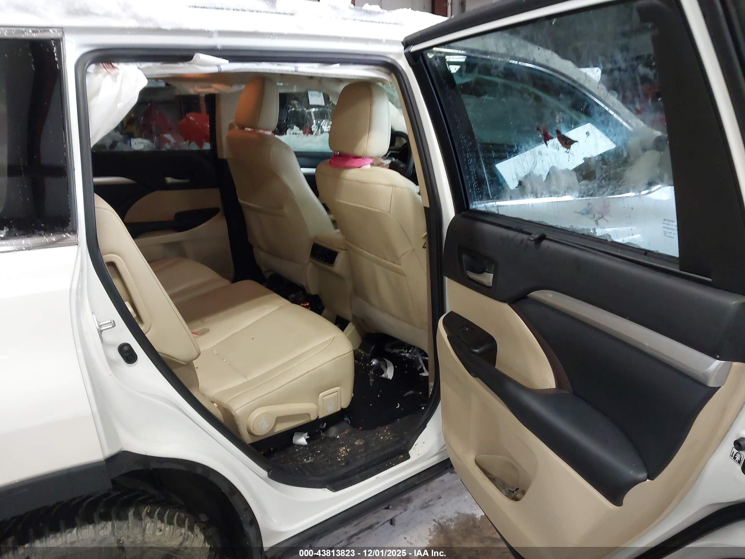 TOYOTA HIGHLANDER image 8