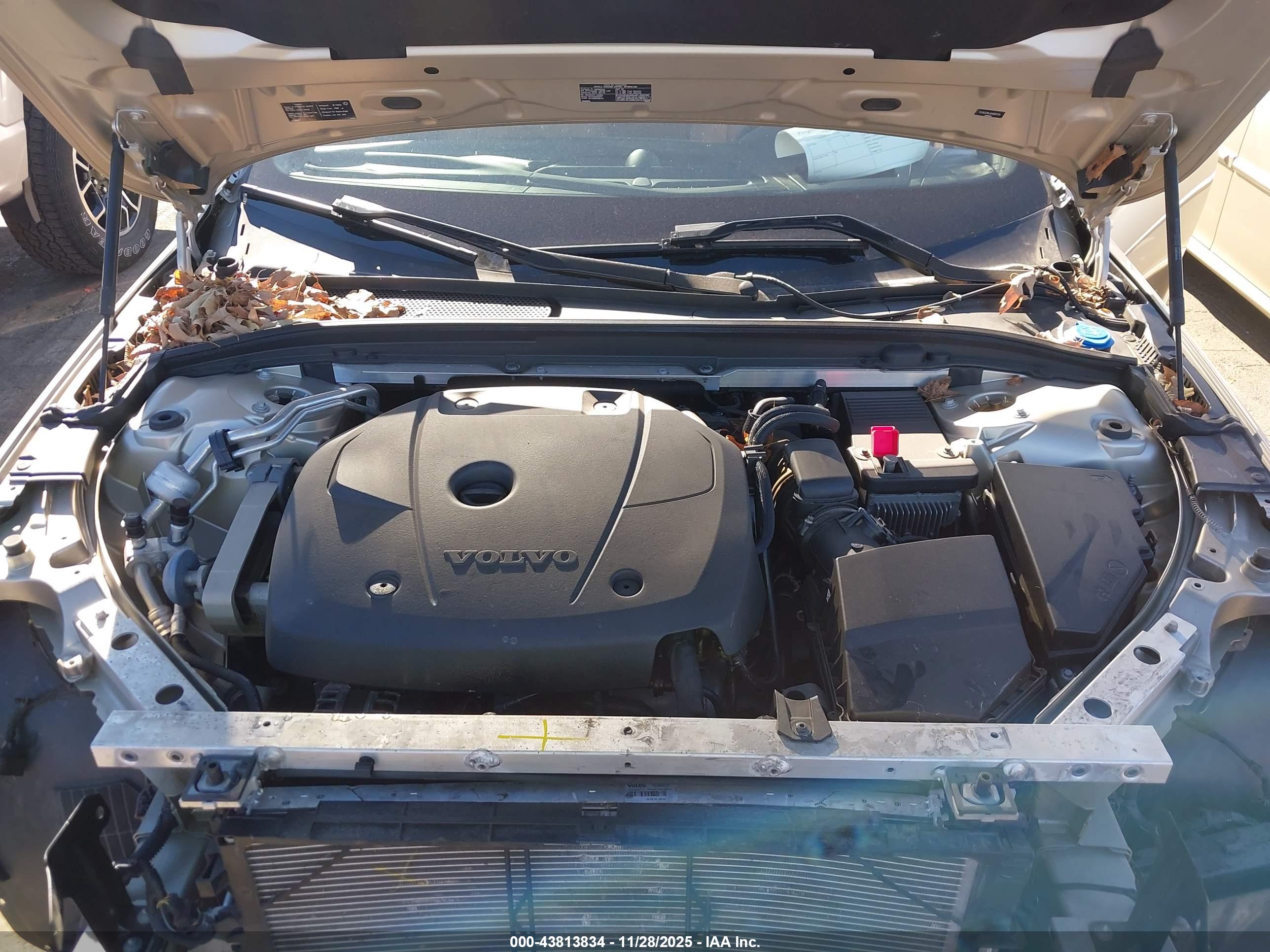 VOLVO S90 image 10