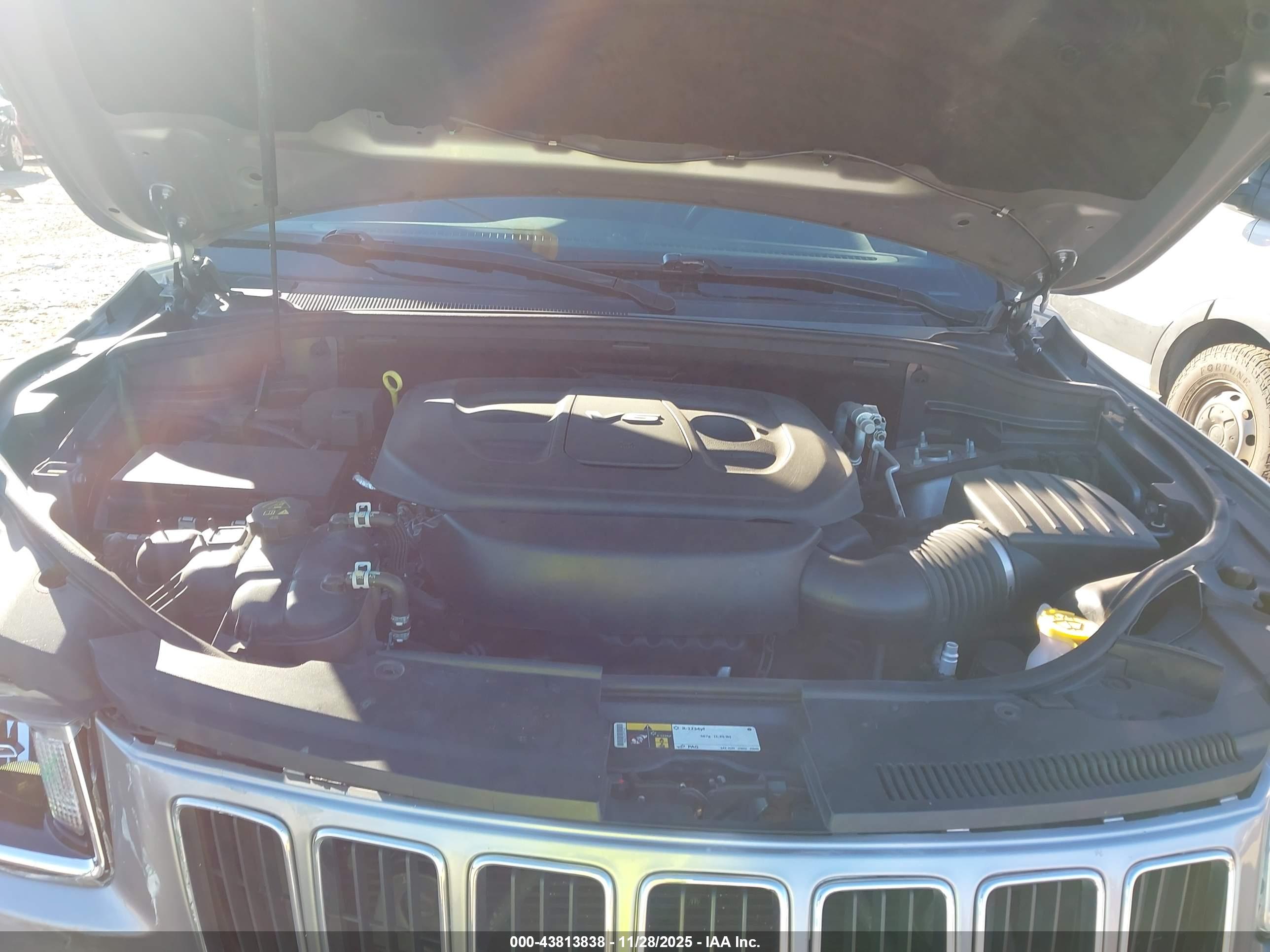 JEEP GRAND image 10