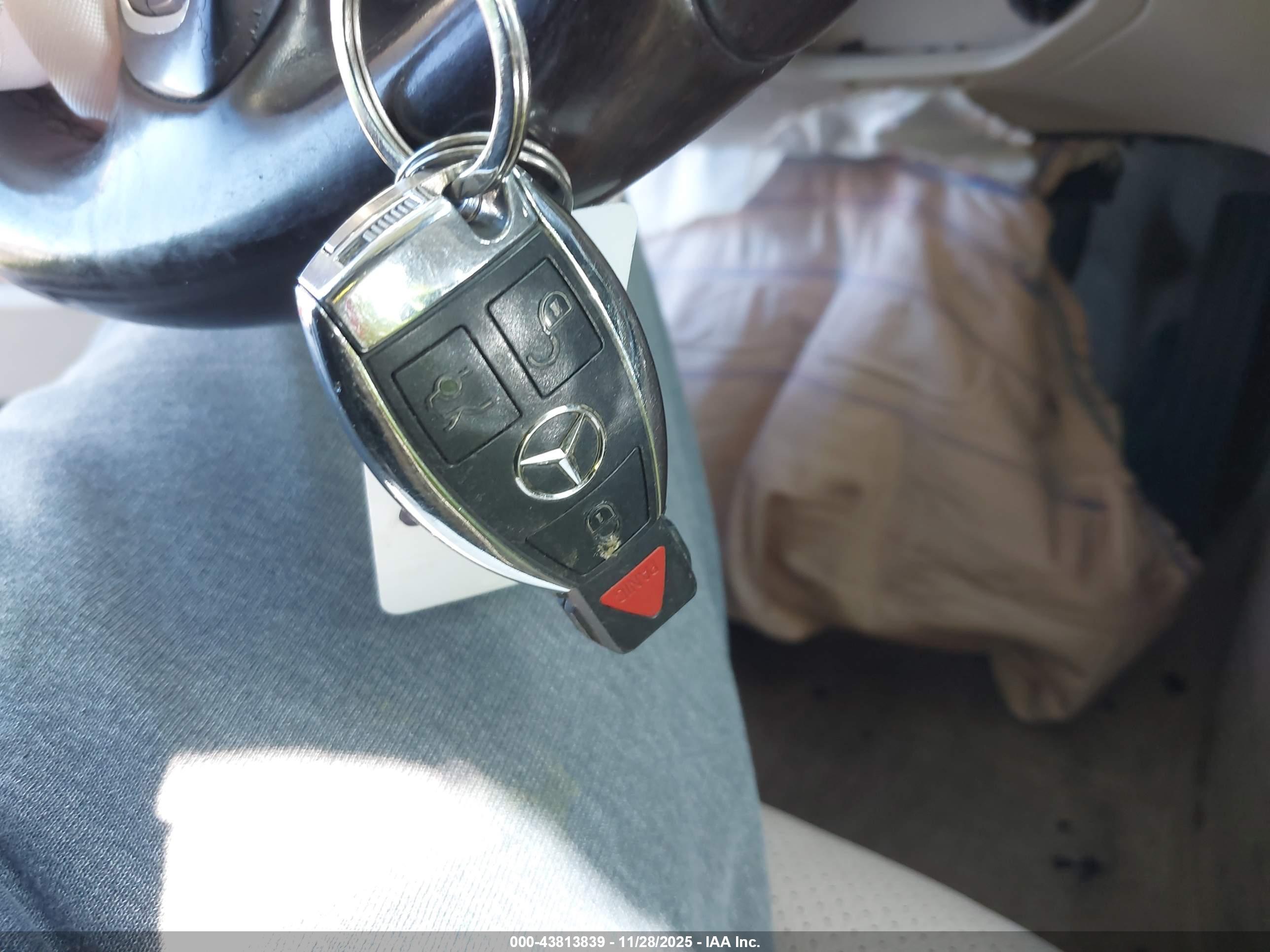MERCEDES-BENZ C image 11