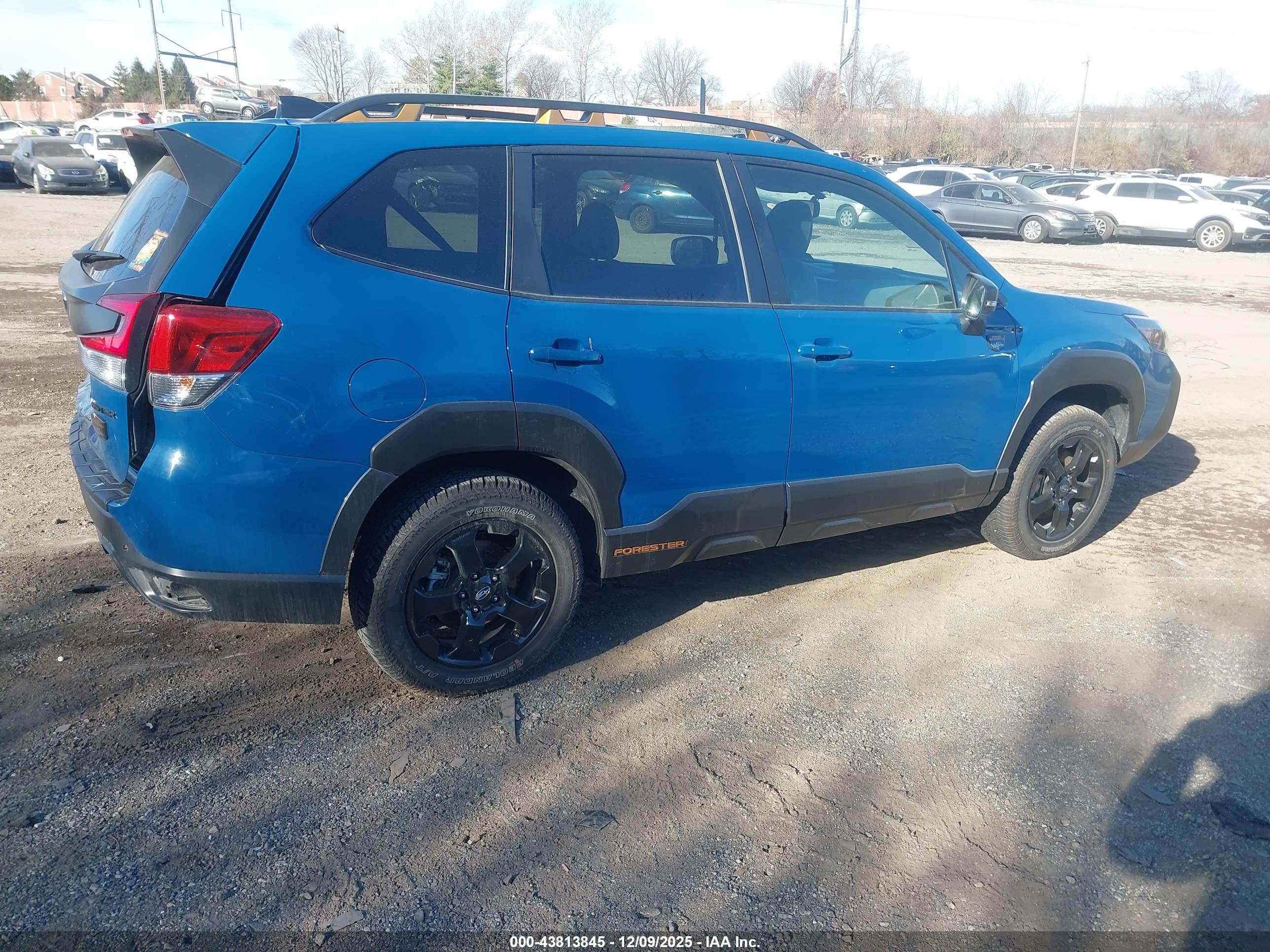 SUBARU FORESTER image 4