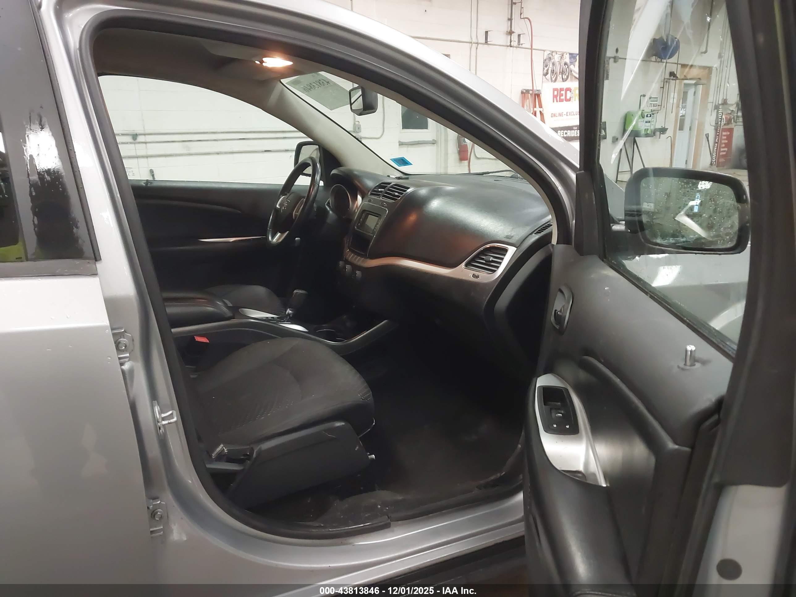 DODGE JOURNEY image 5
