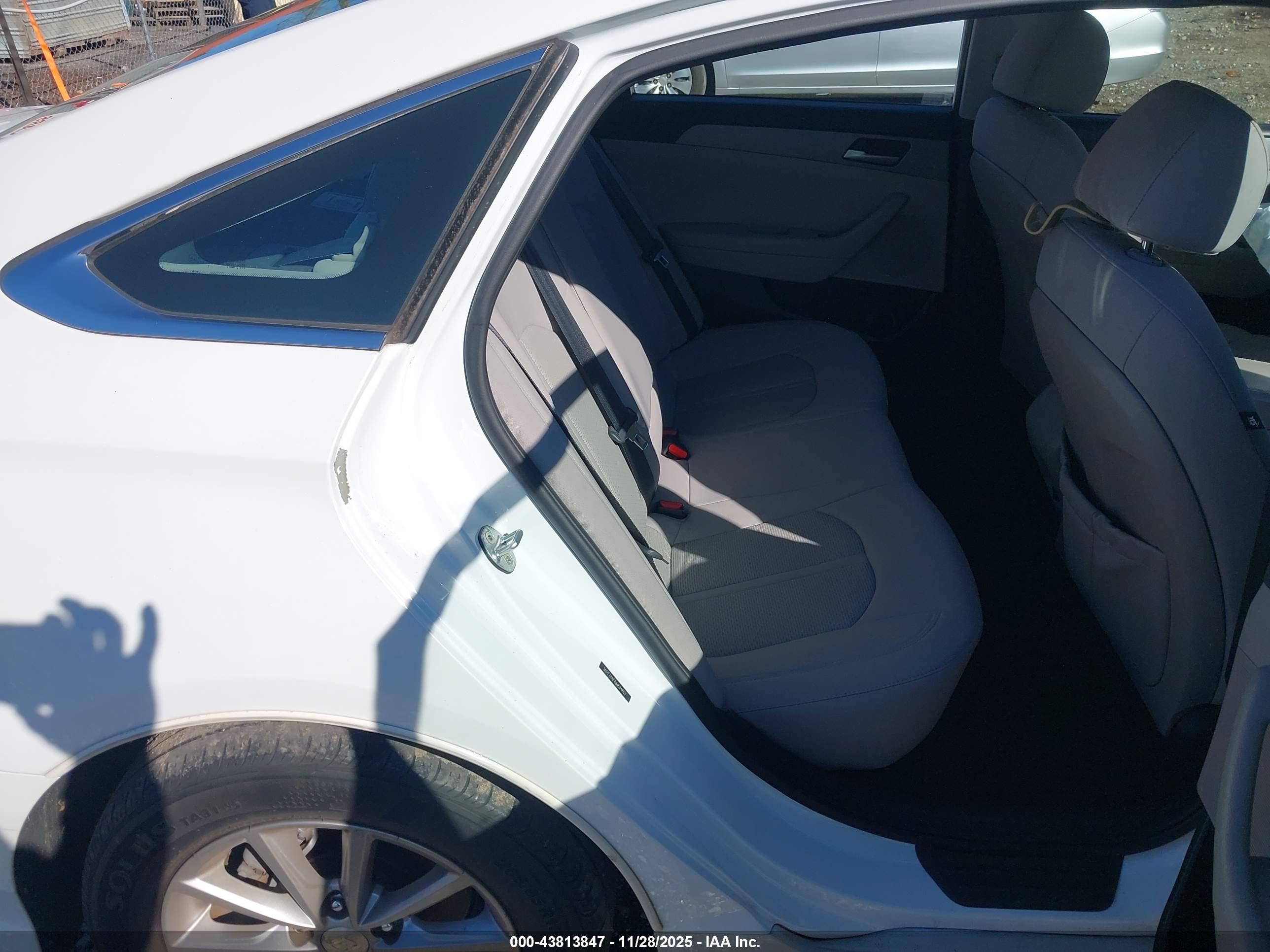 HYUNDAI SONATA image 8