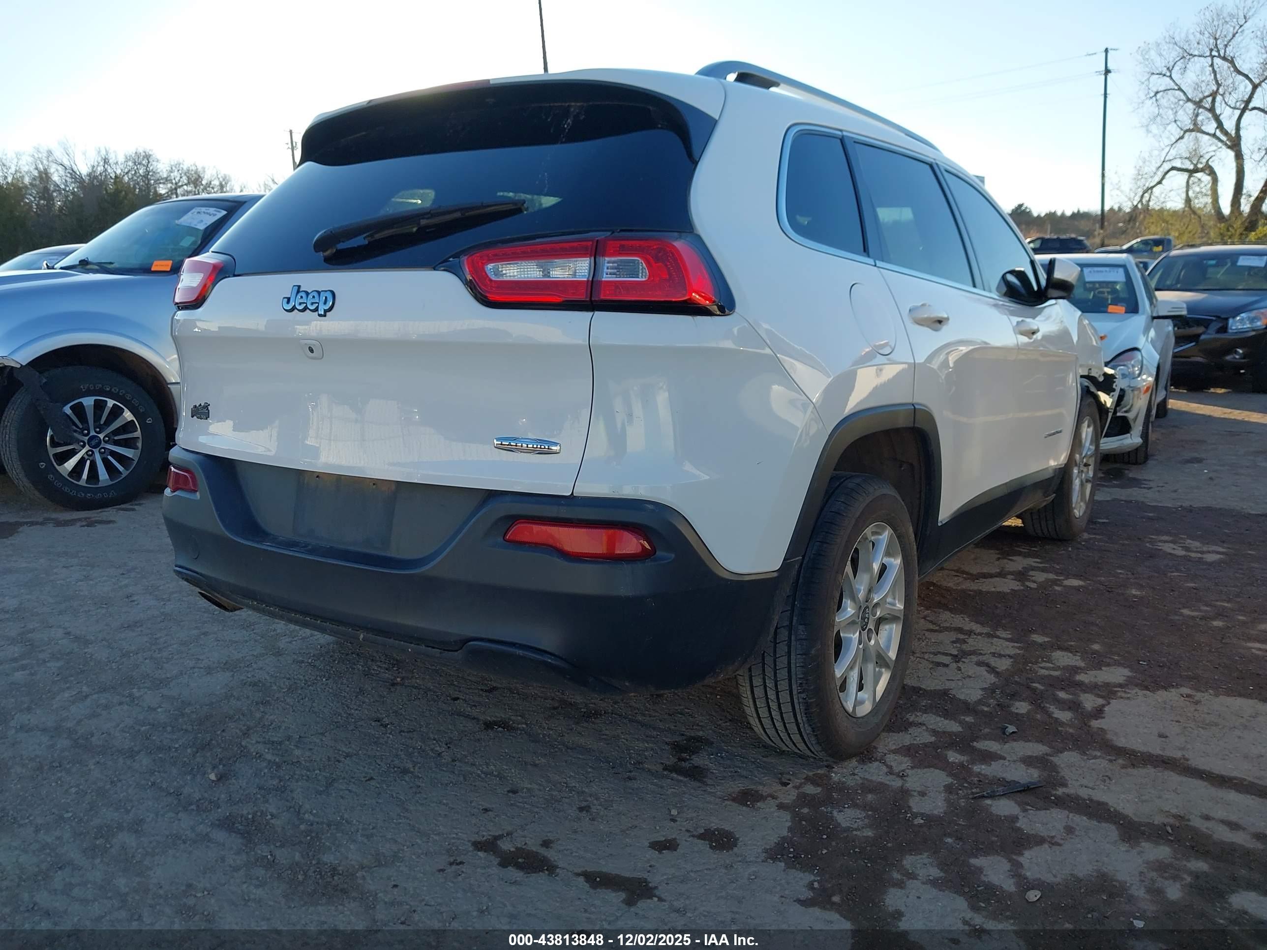 JEEP CHEROKEE image 4