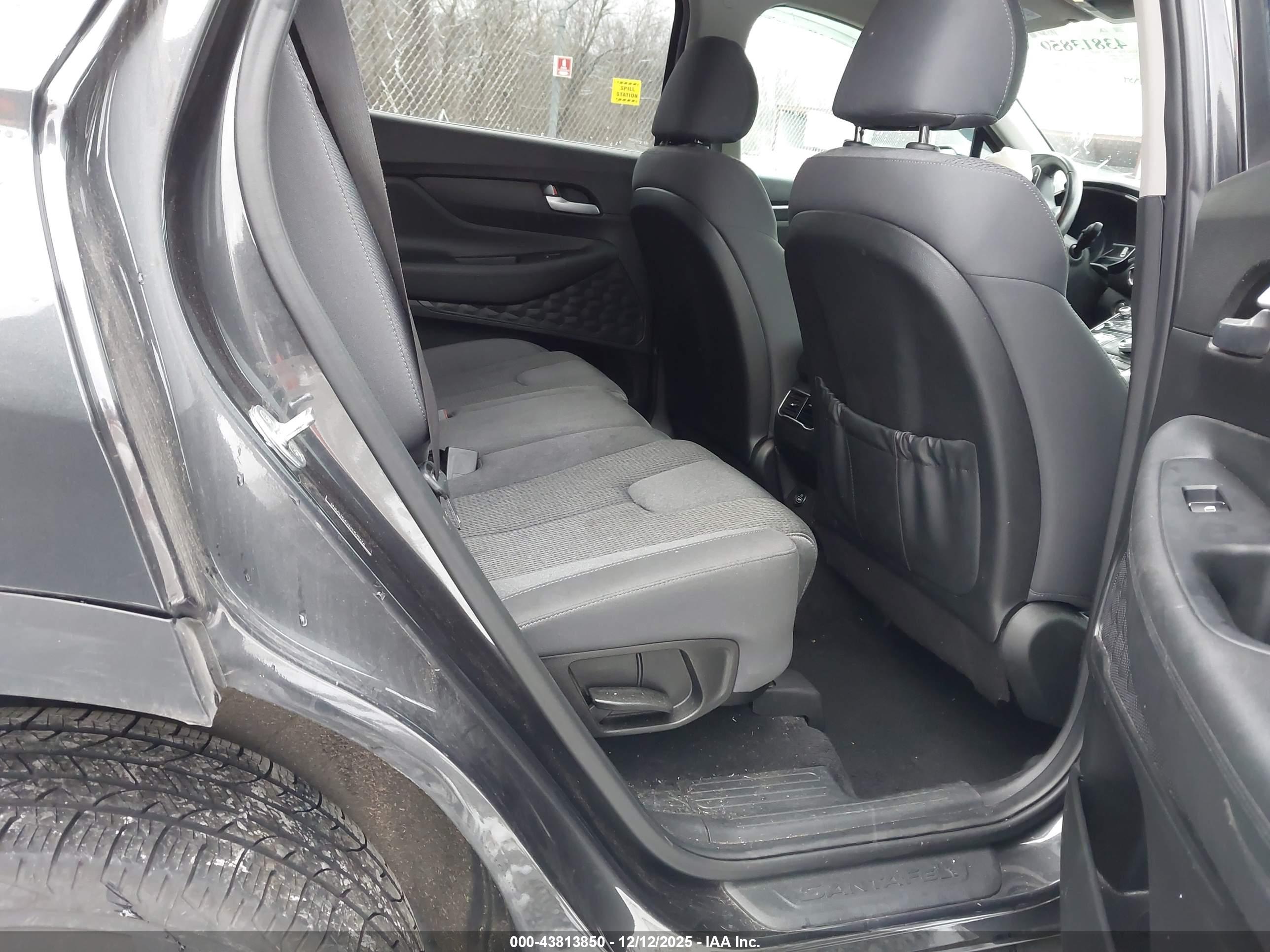 HYUNDAI SANTA image 8