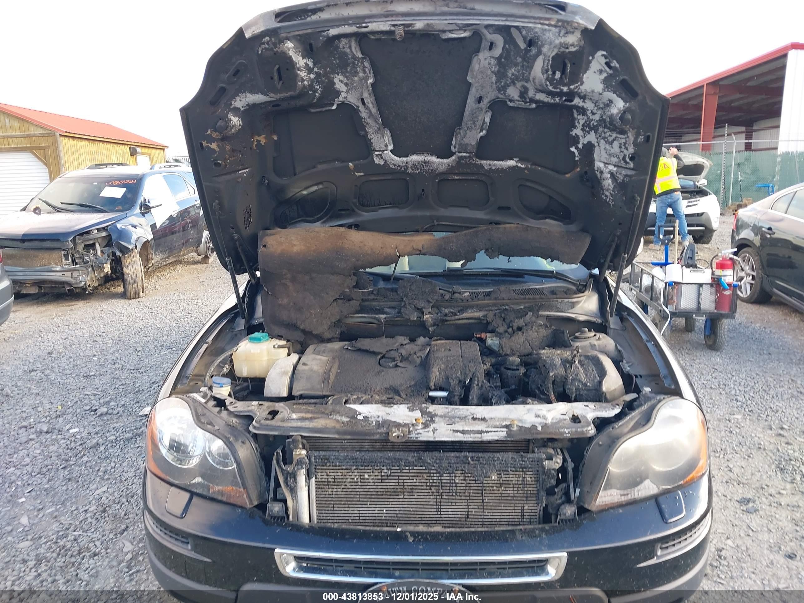 VOLVO XC90 image 6