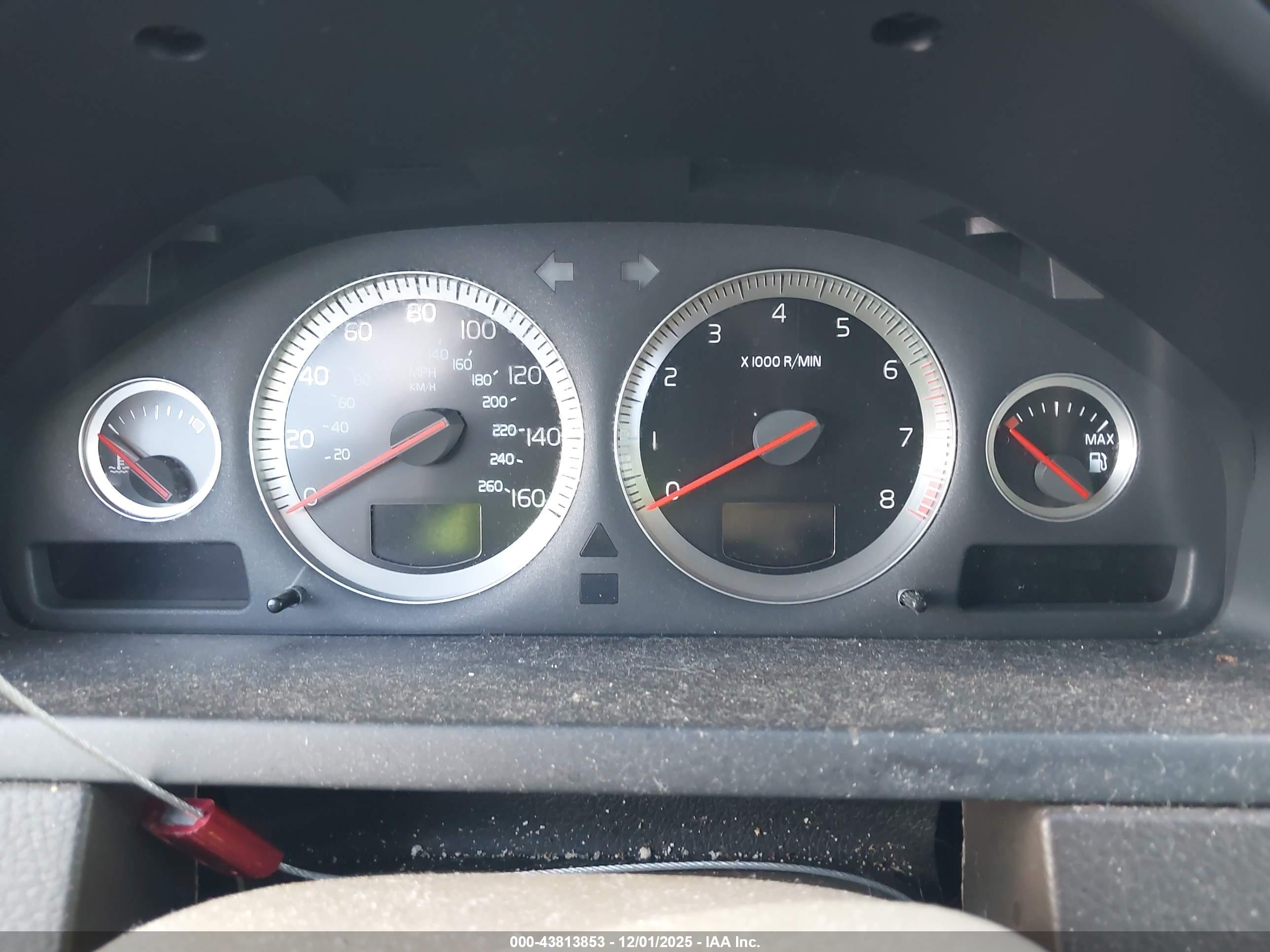 VOLVO XC90 image 7
