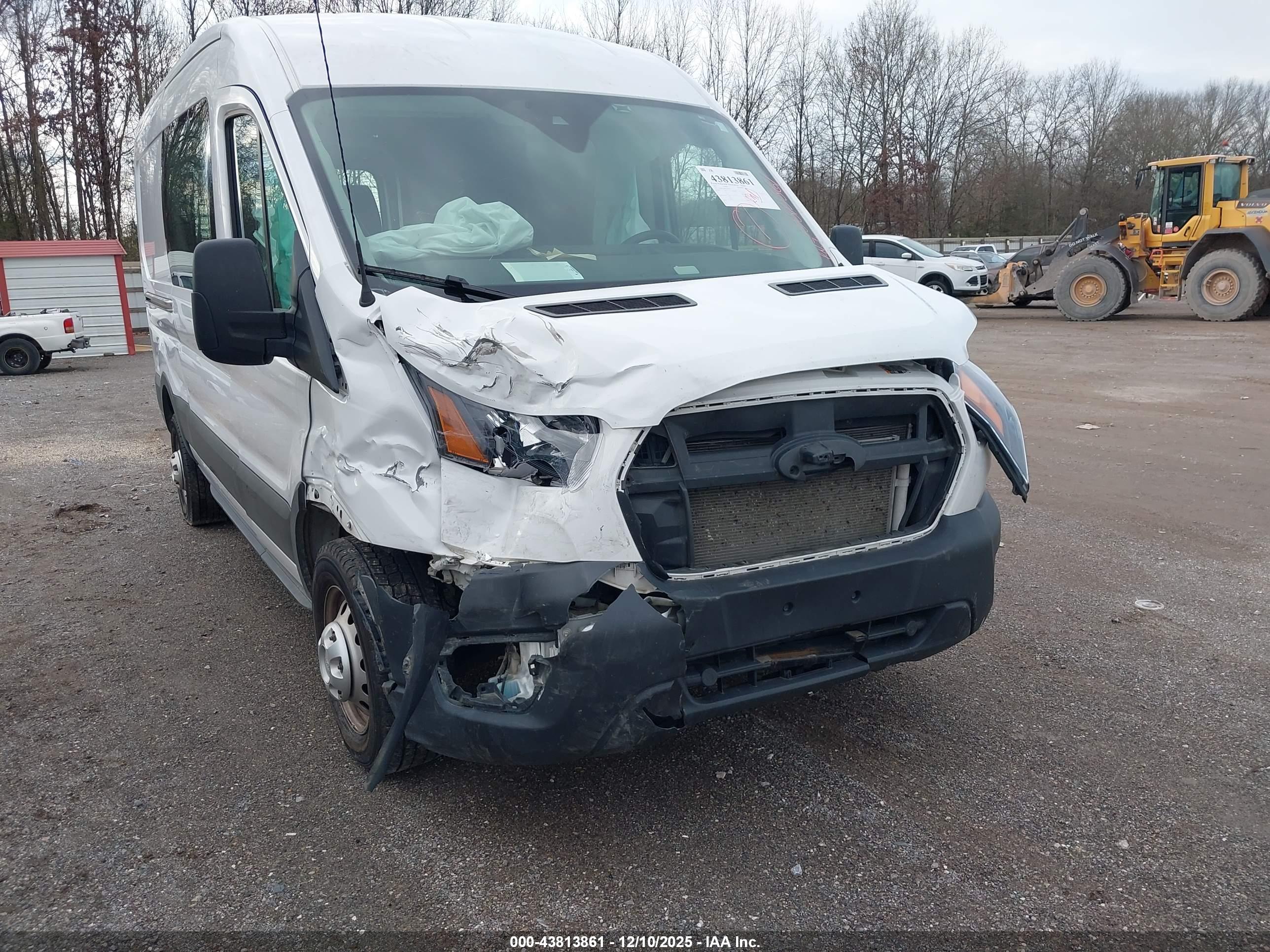 FORD TRANSIT-250 image 6