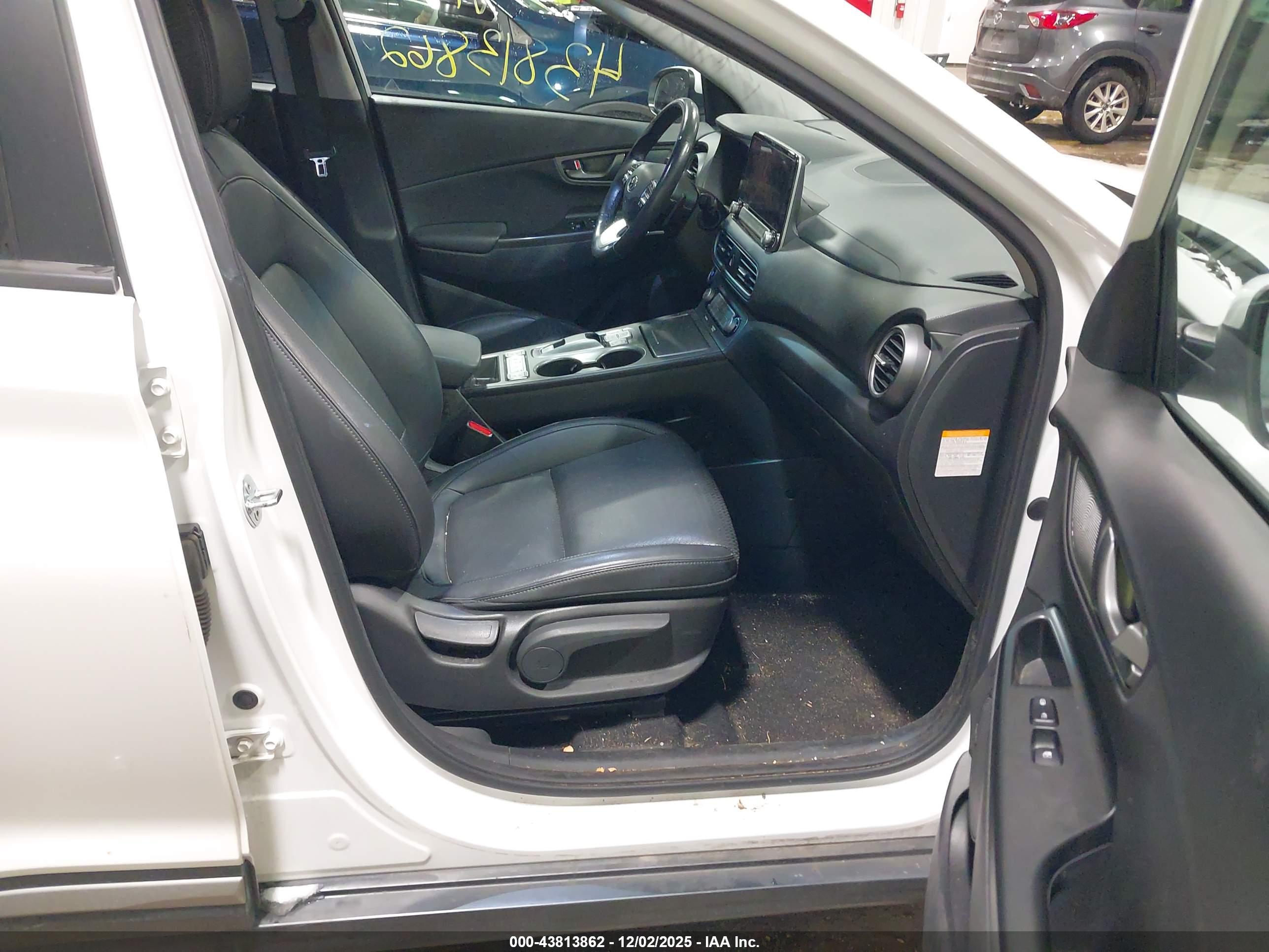 HYUNDAI KONA image 5