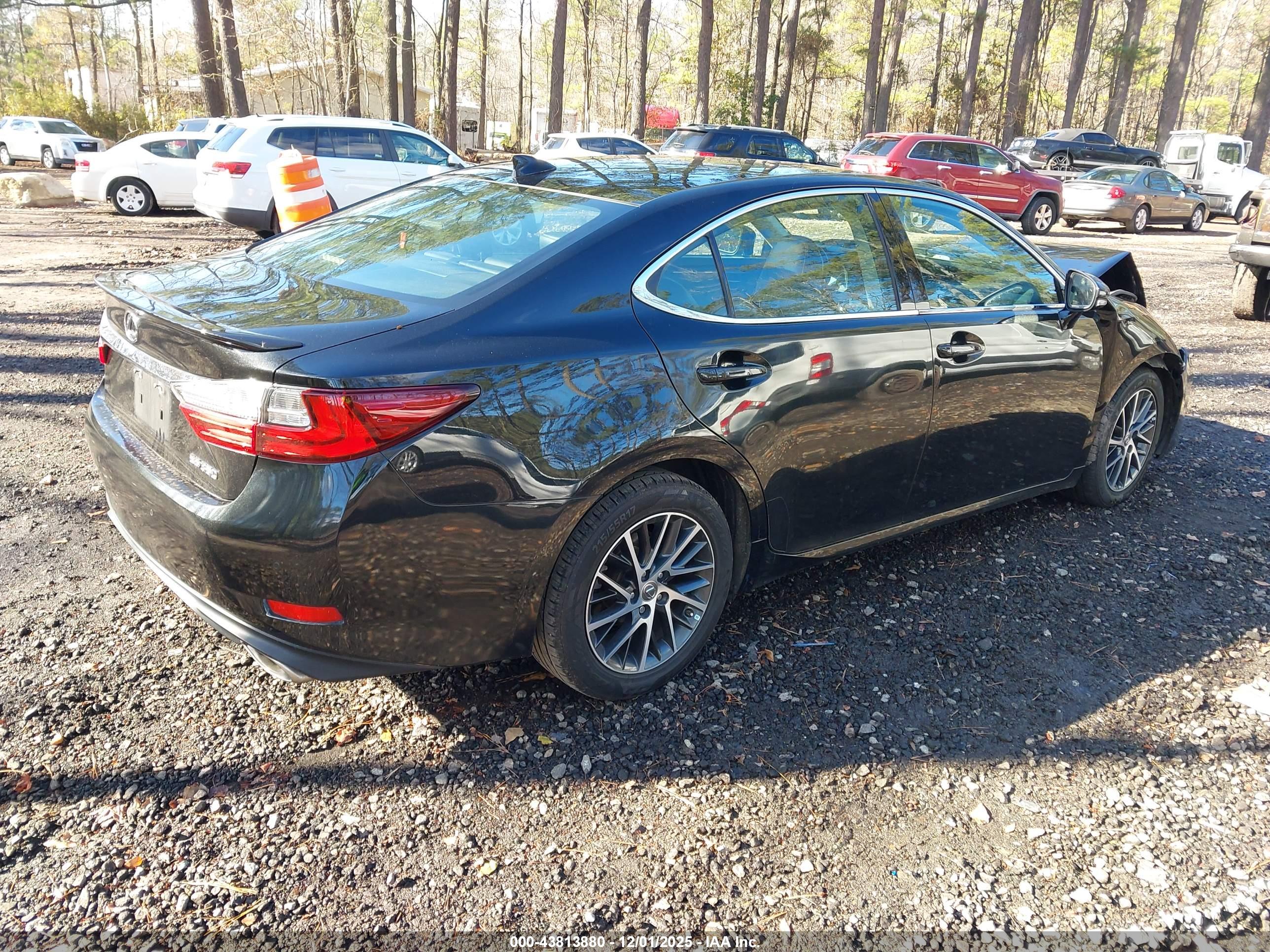 LEXUS ES image 4