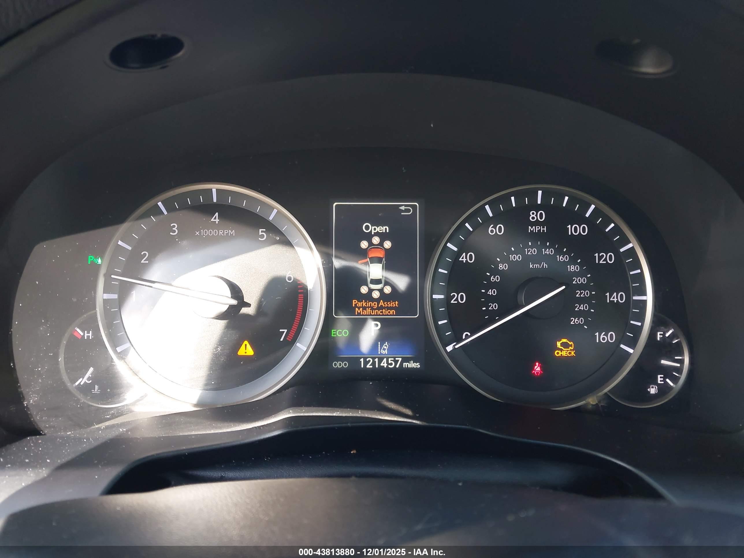 LEXUS ES image 7