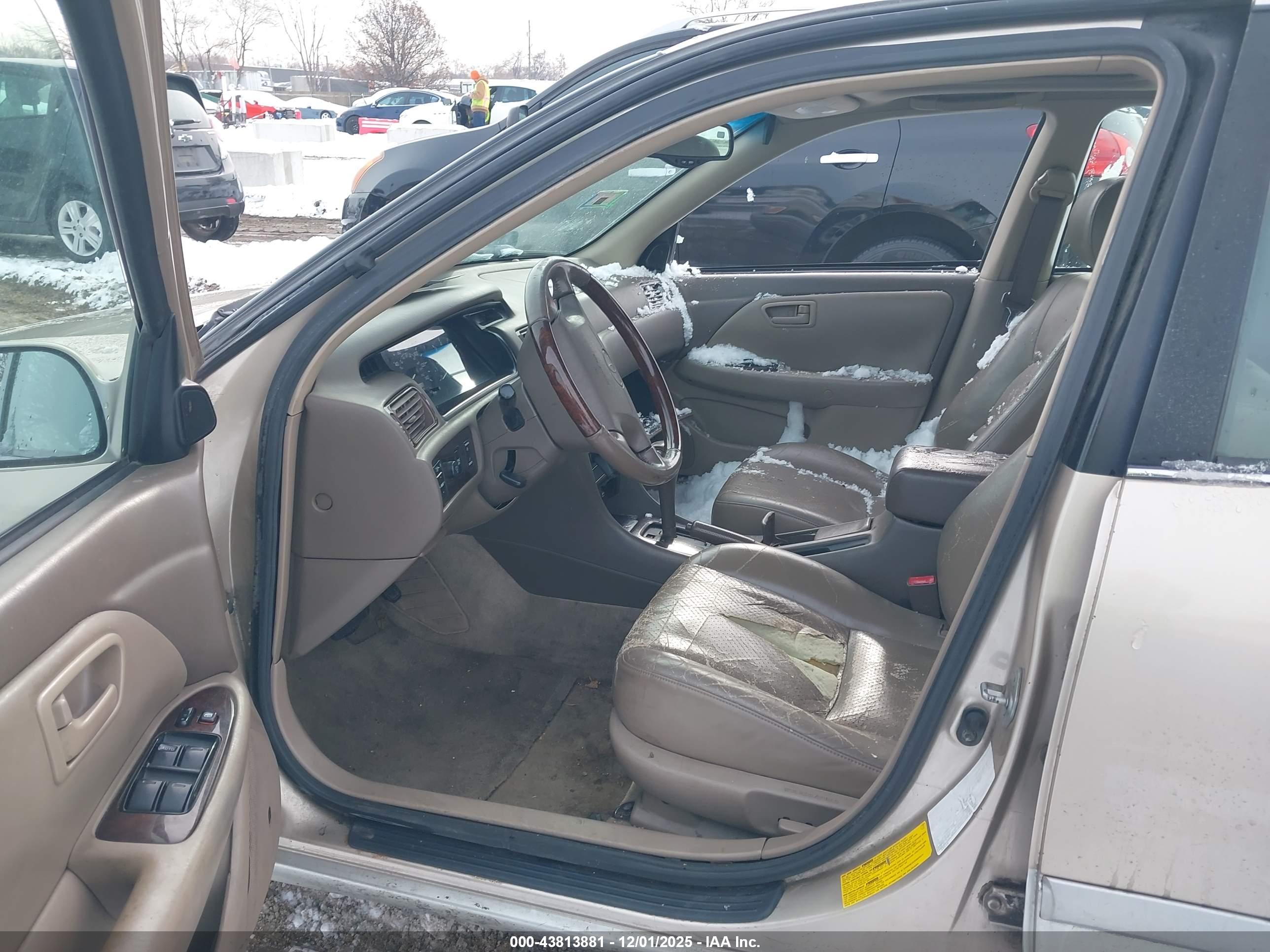 TOYOTA CAMRY image 5