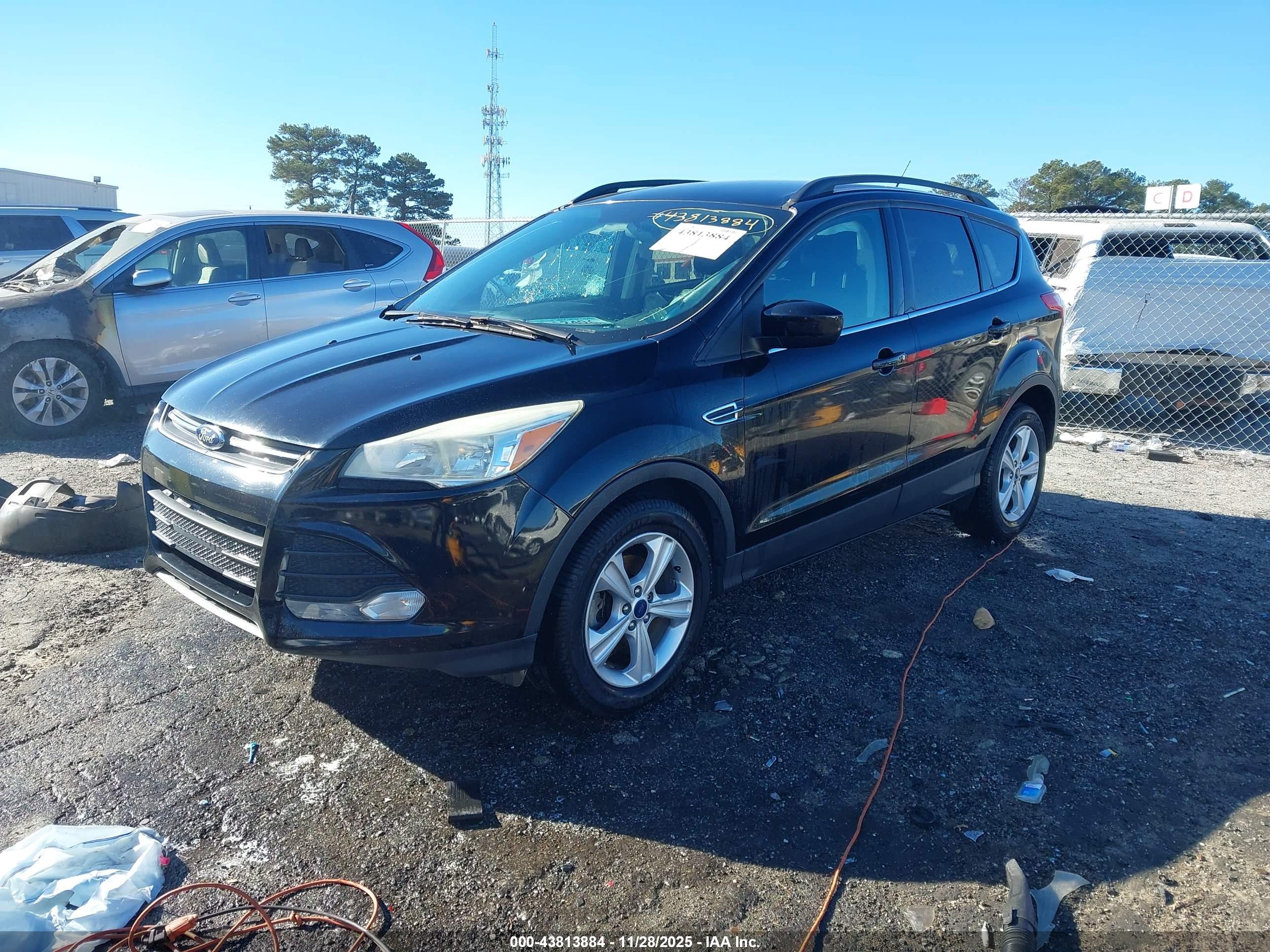 FORD ESCAPE image 2