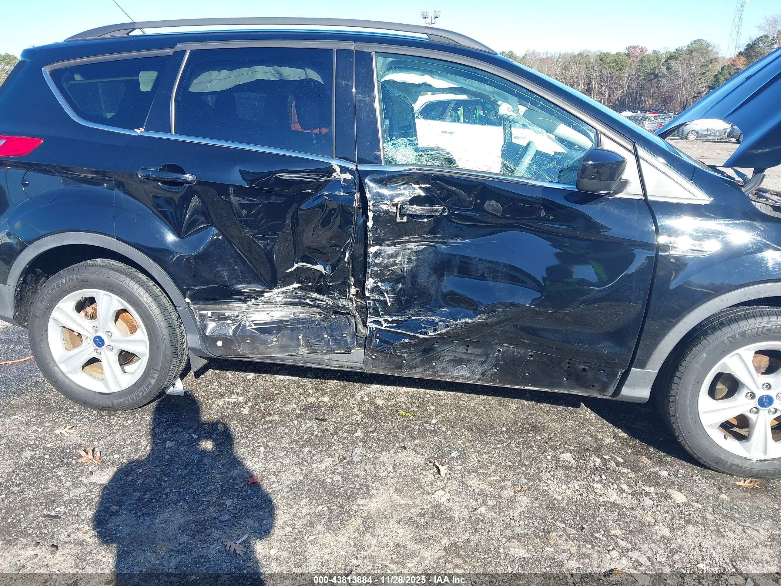 FORD ESCAPE image 6