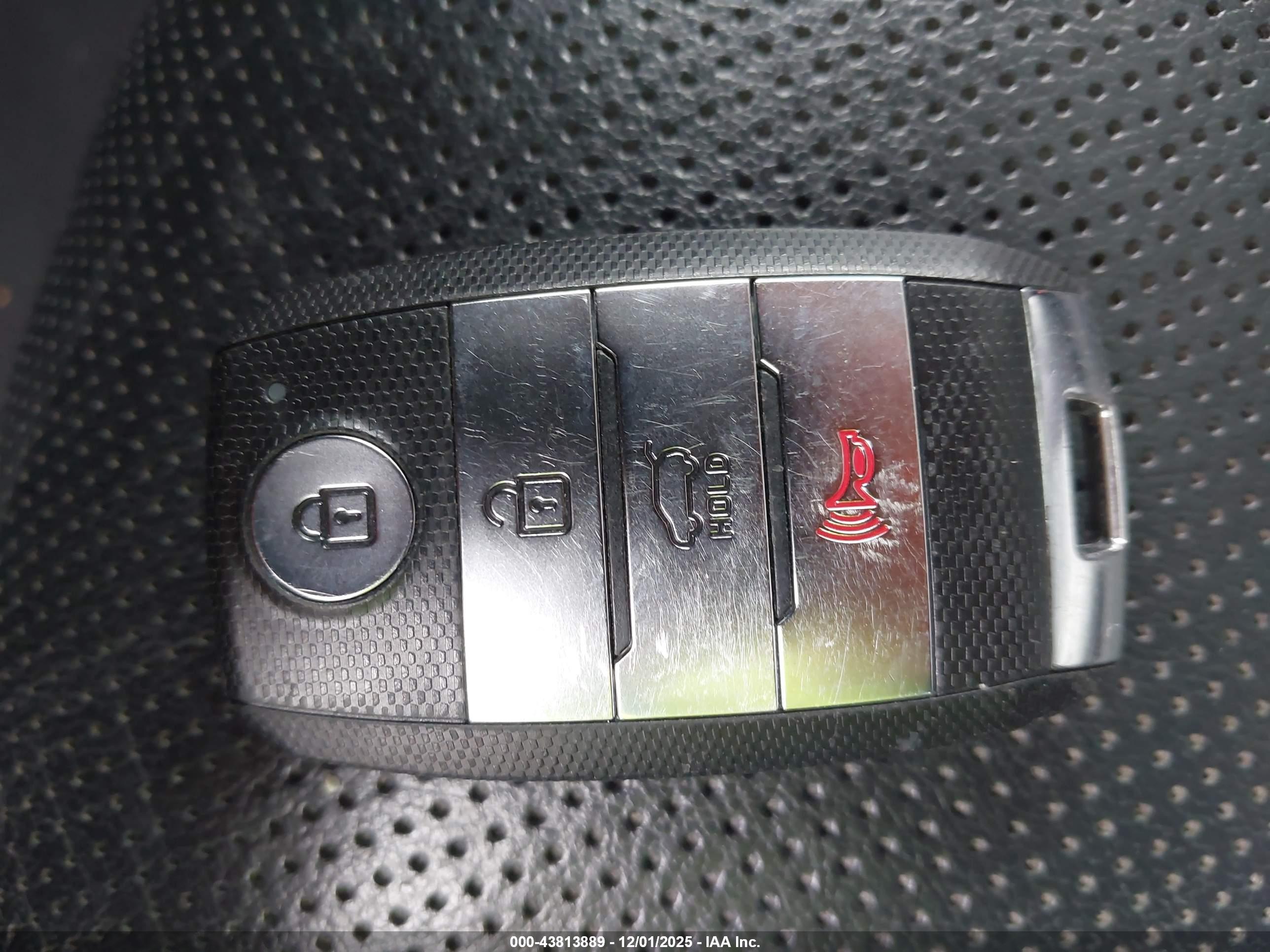 KIA SORENTO image 11