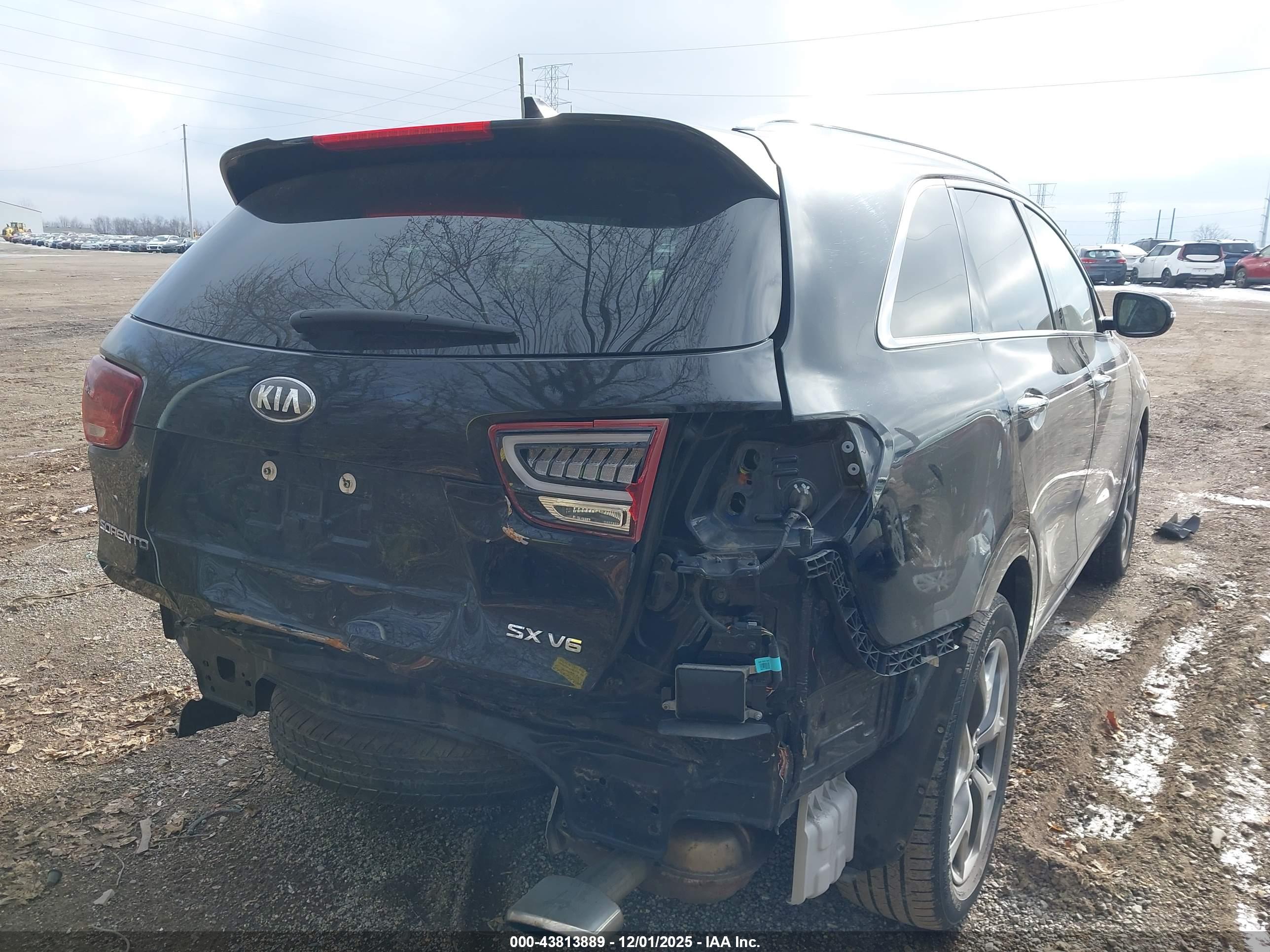 KIA SORENTO image 4