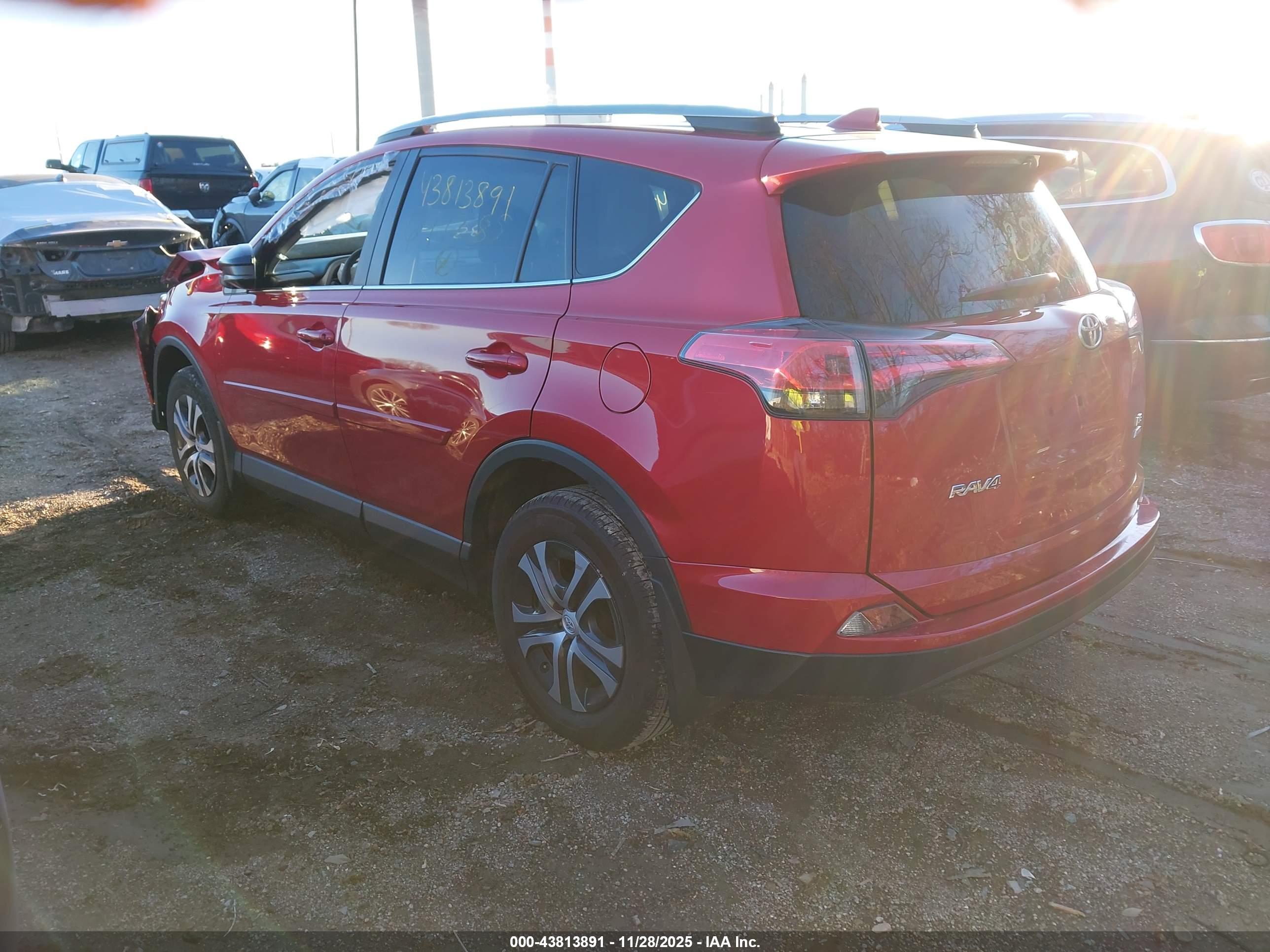 TOYOTA RAV4 image 3