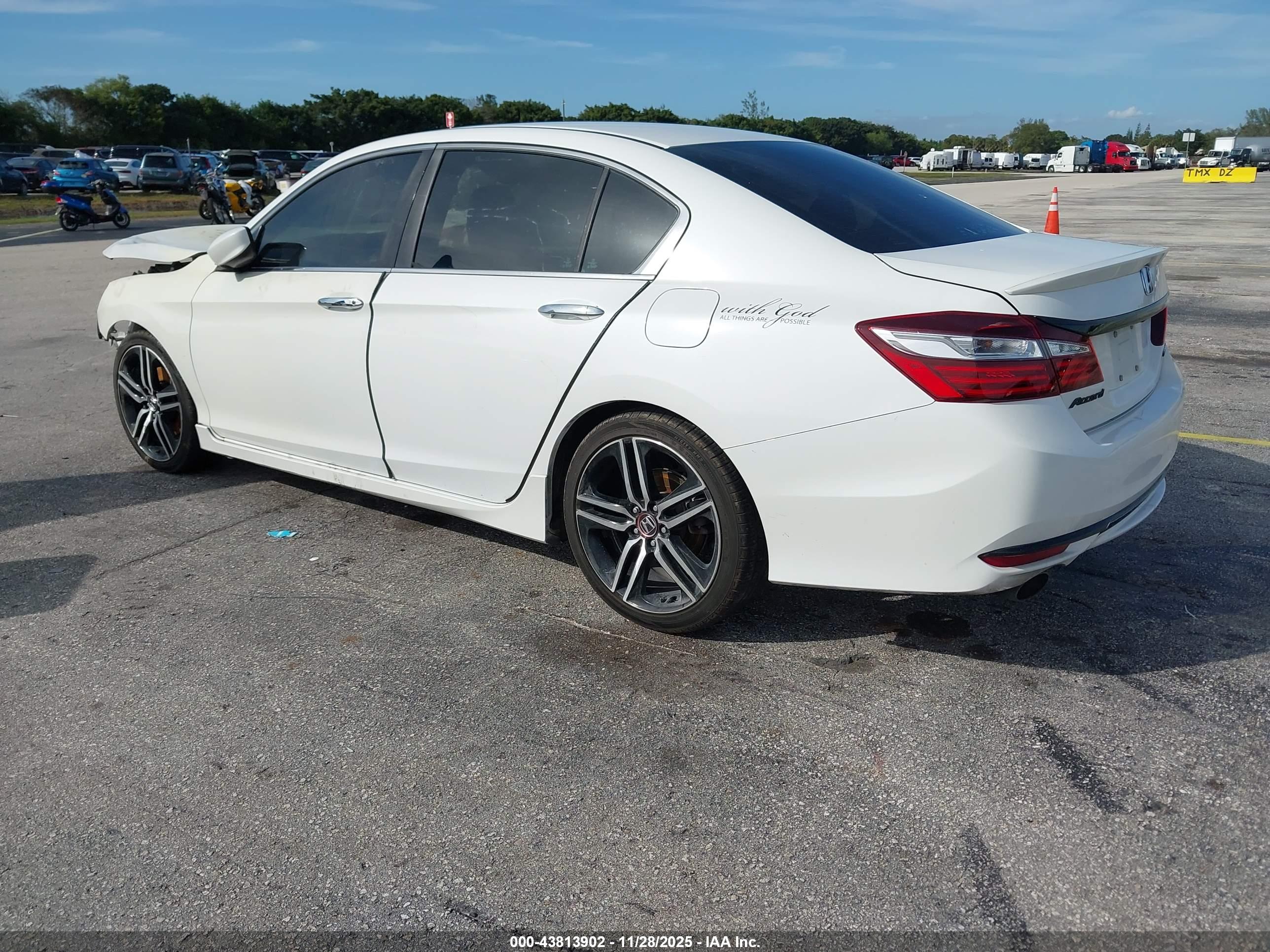 HONDA ACCORD image 3