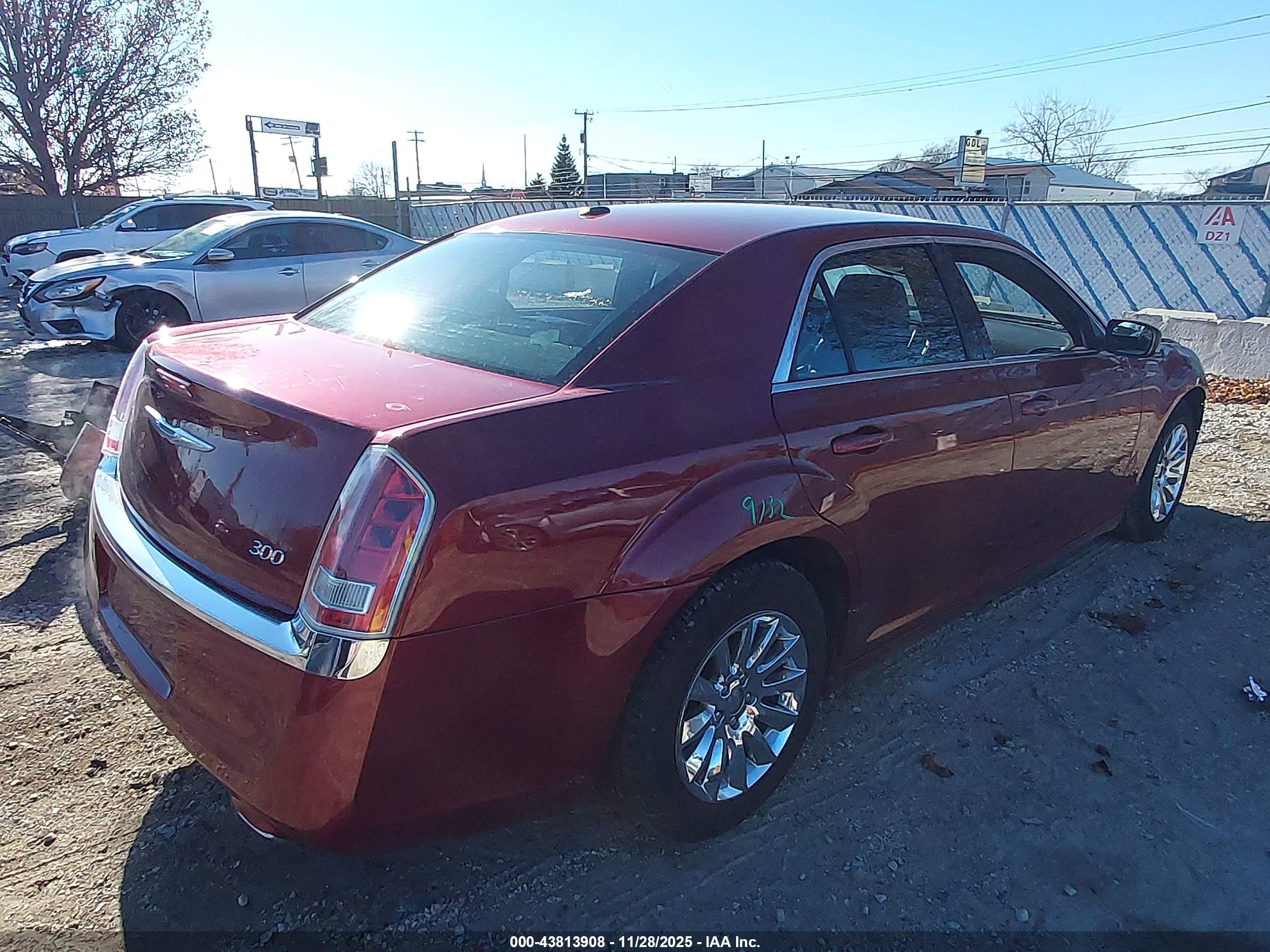 CHRYSLER 300 image 4