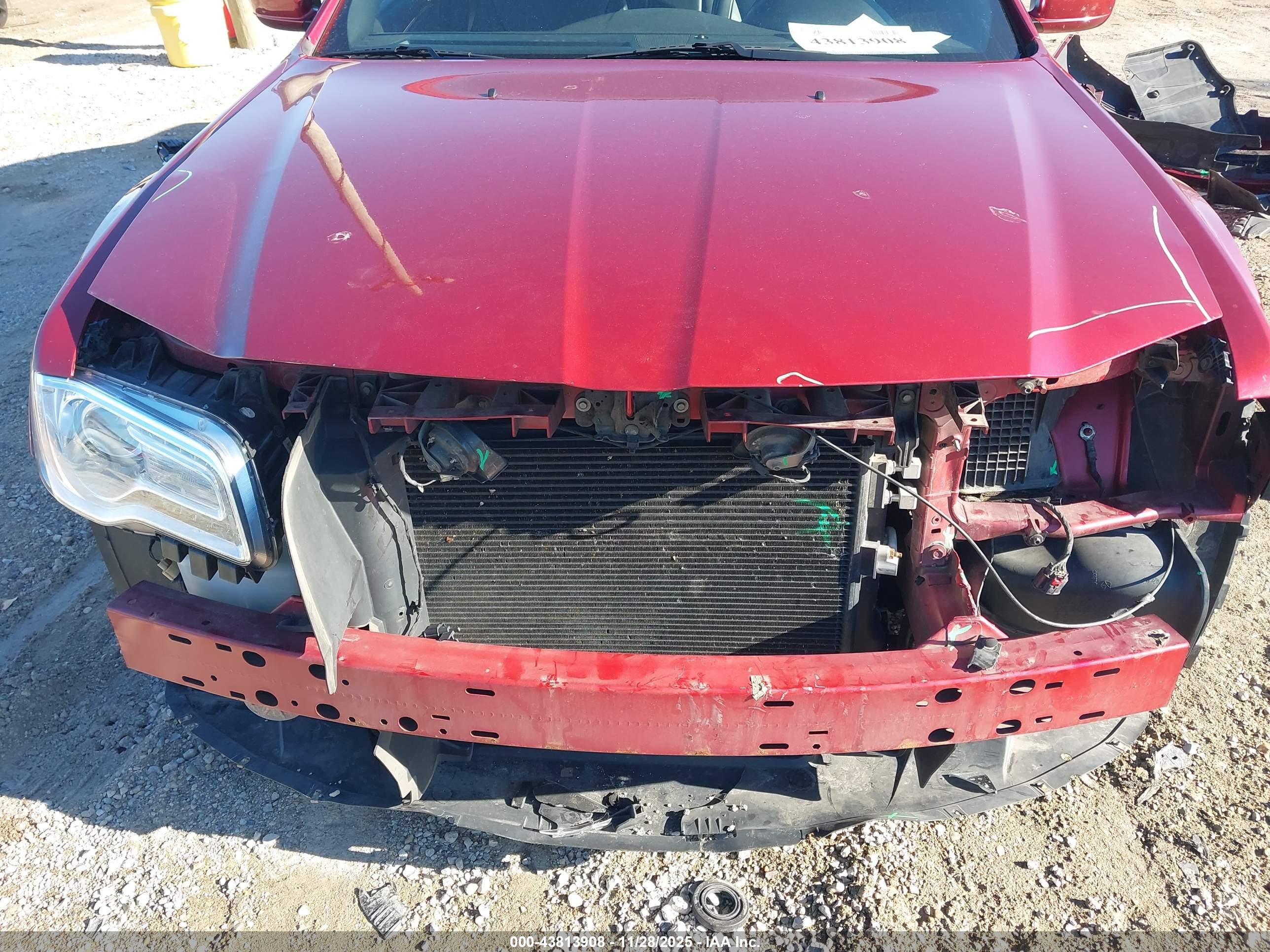 CHRYSLER 300 image 6