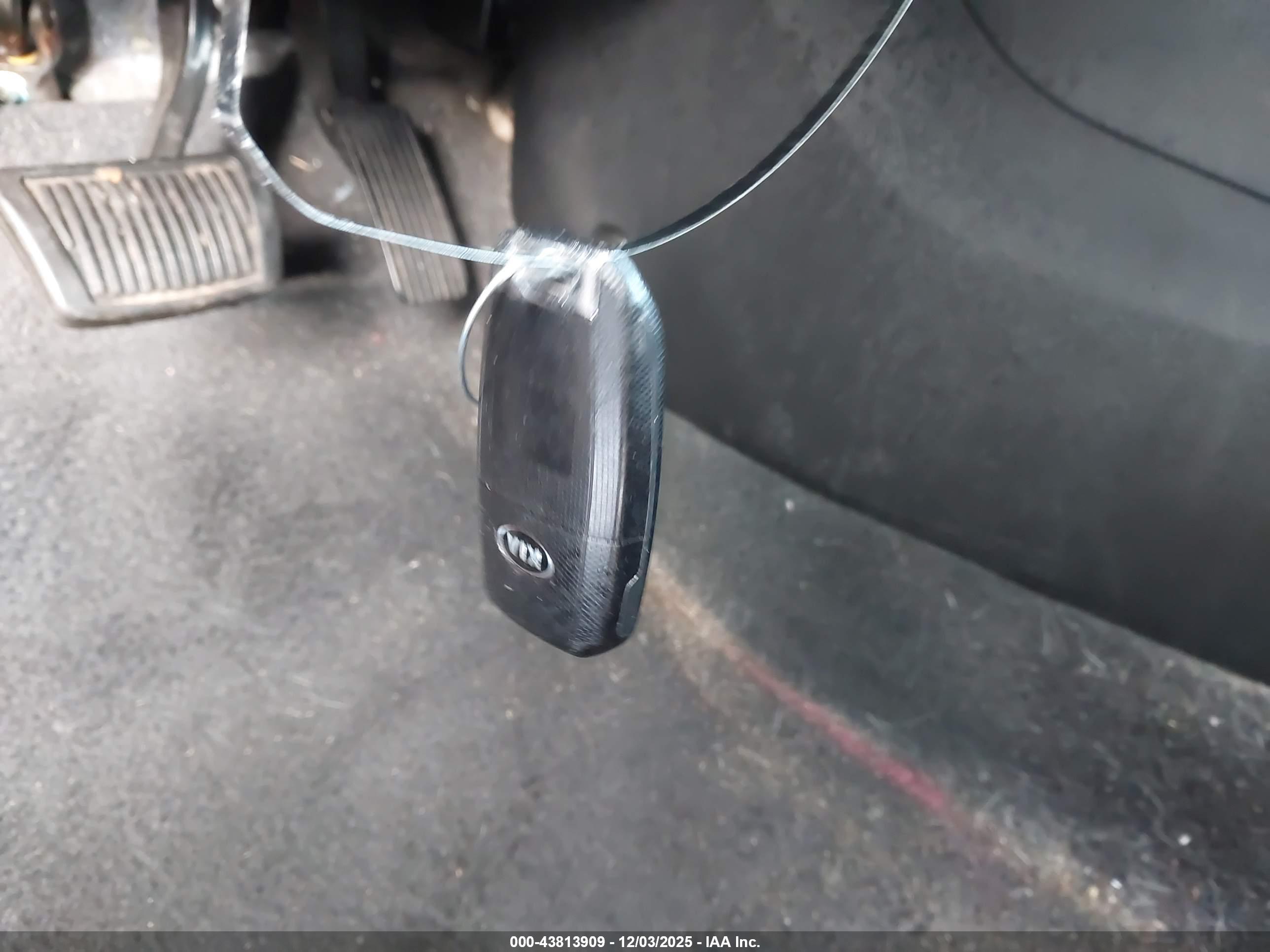 KIA RIO image 11